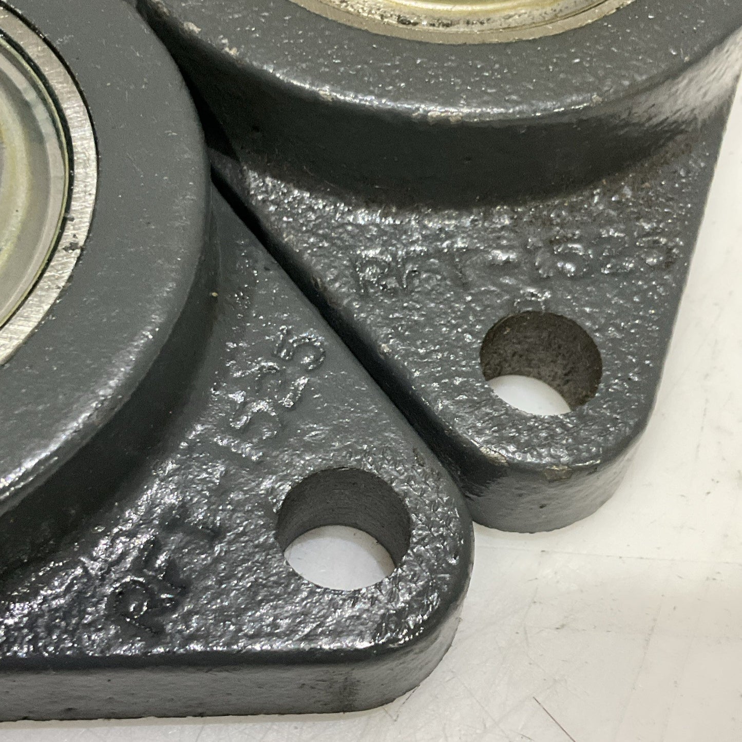 BROWNING VF2E-118 FLANGE MOUNTED BALL BEARING 2 BOLT 1 1/8 IN LOT OF 2 Z2M