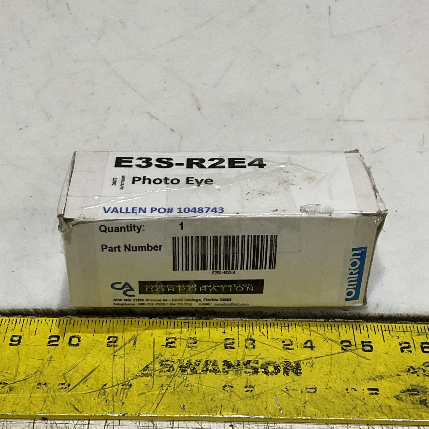 OMRON E3S-R2E4 PHOTOELECTRIC SWITCH 24 VDC Z2M