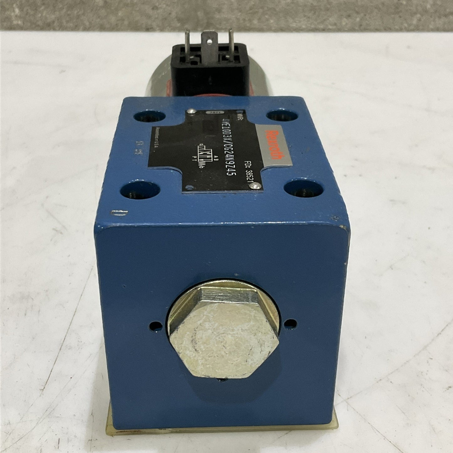 REXROTH 4WE10D3X/CG24N9Z45 DIRECTIONAL SPOOL VALVE 38521 019793 K 185 Z2M