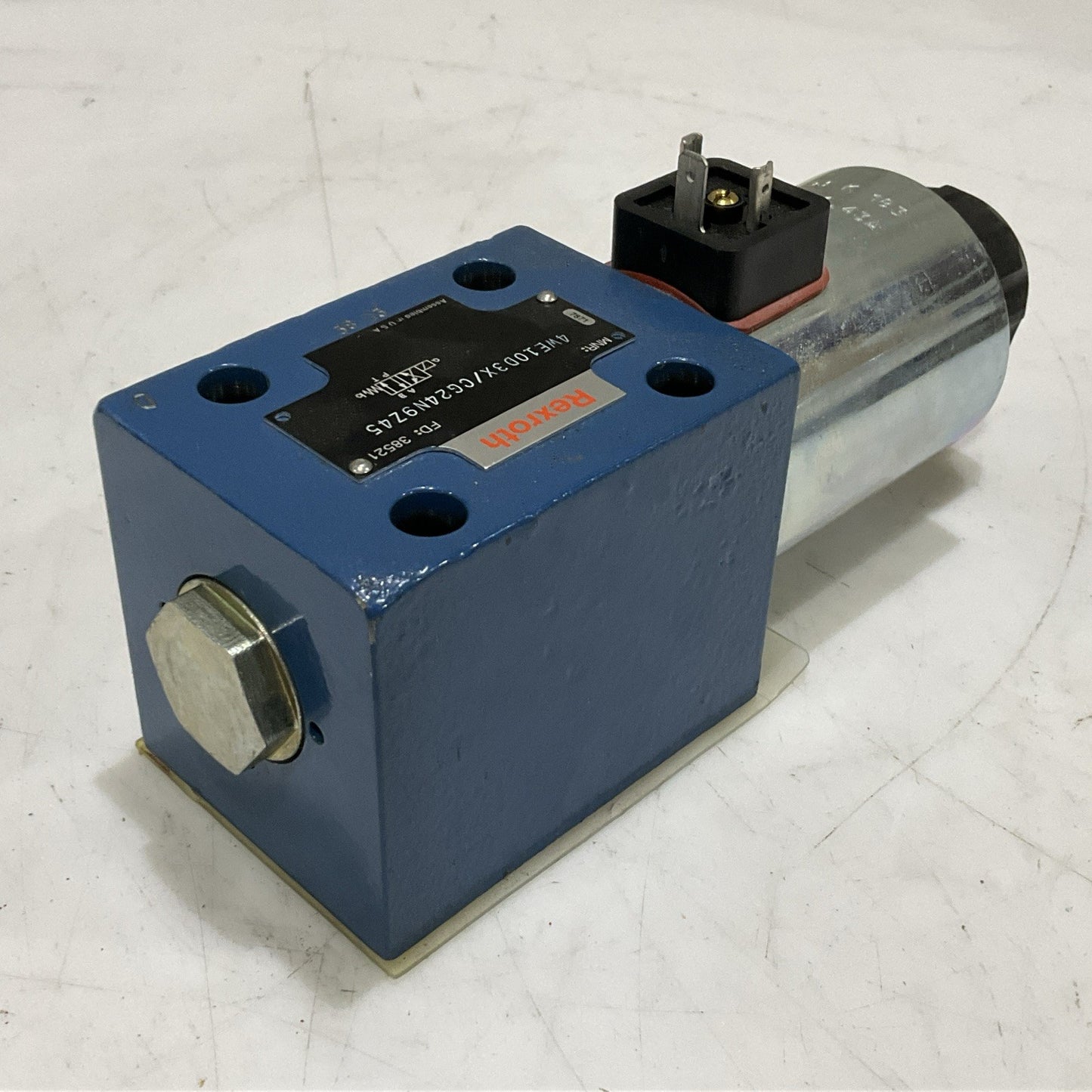REXROTH 4WE10D3X/CG24N9Z45 DIRECTIONAL SPOOL VALVE 38521 019793 K 185 Z2M