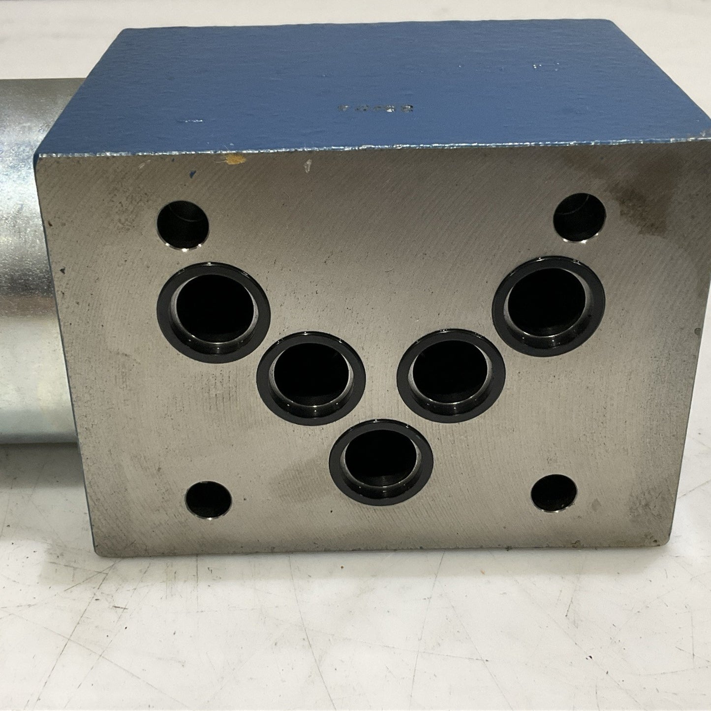 REXROTH 4WE10D3X/CG24N9Z45 DIRECTIONAL SPOOL VALVE 38521 019793 K 185 Z2M