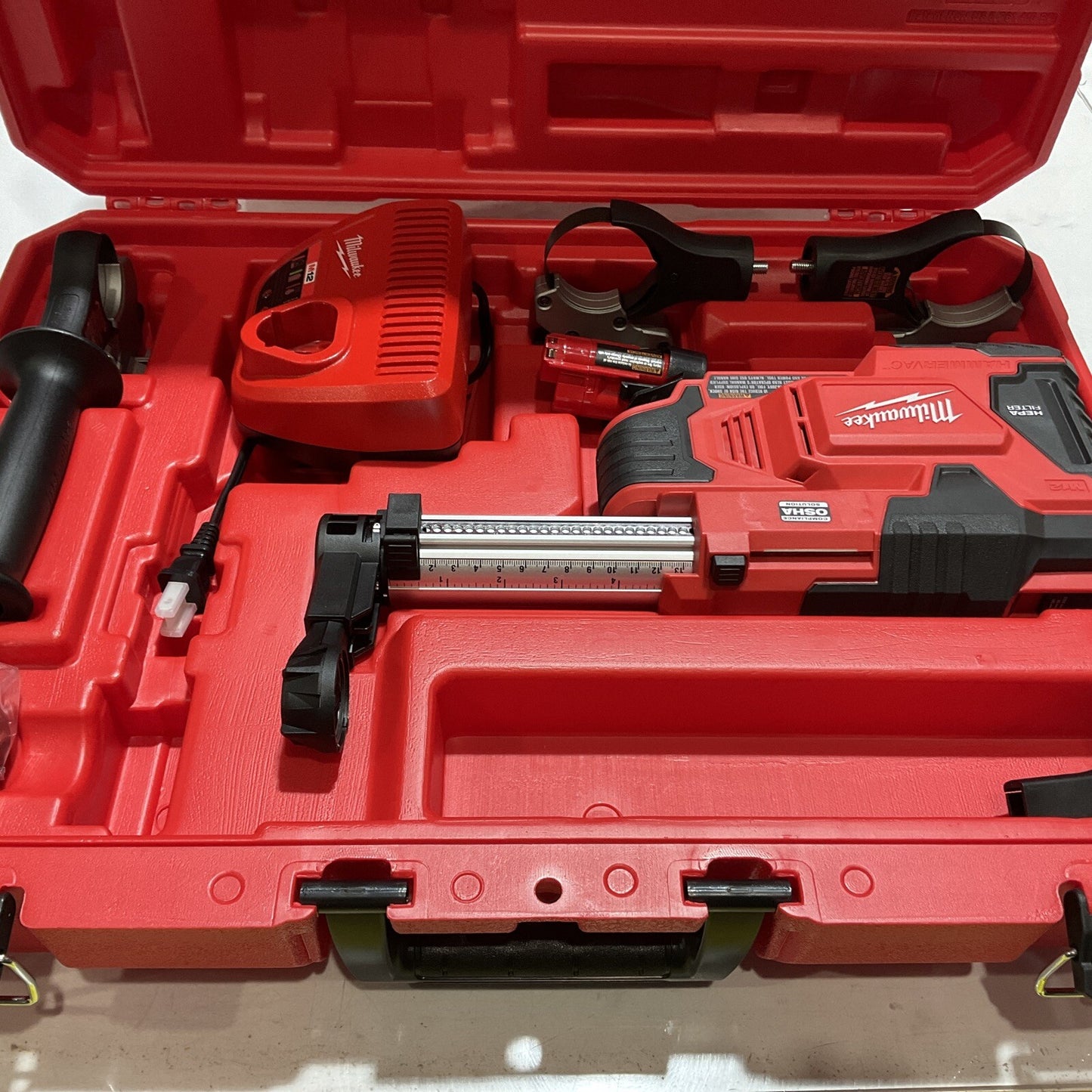 MILWAUKEE M122306-22 HAMMERVAC UNIVERSAL DUST EXTRACTOR KIT U3S