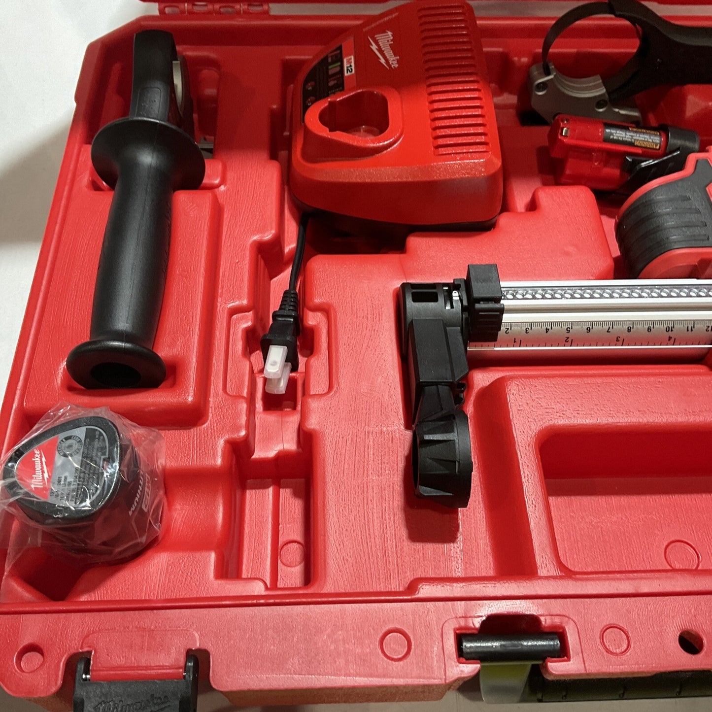 MILWAUKEE M122306-22 HAMMERVAC UNIVERSAL DUST EXTRACTOR KIT U3S