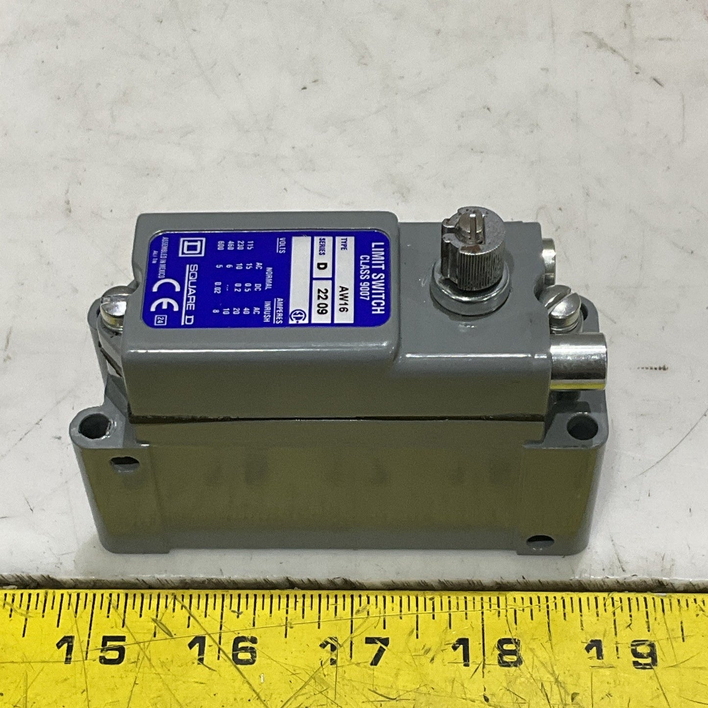 SQUARE D AW16 LIMIT SWITCH CLASS 9007 SERIES D 2209 Z2M