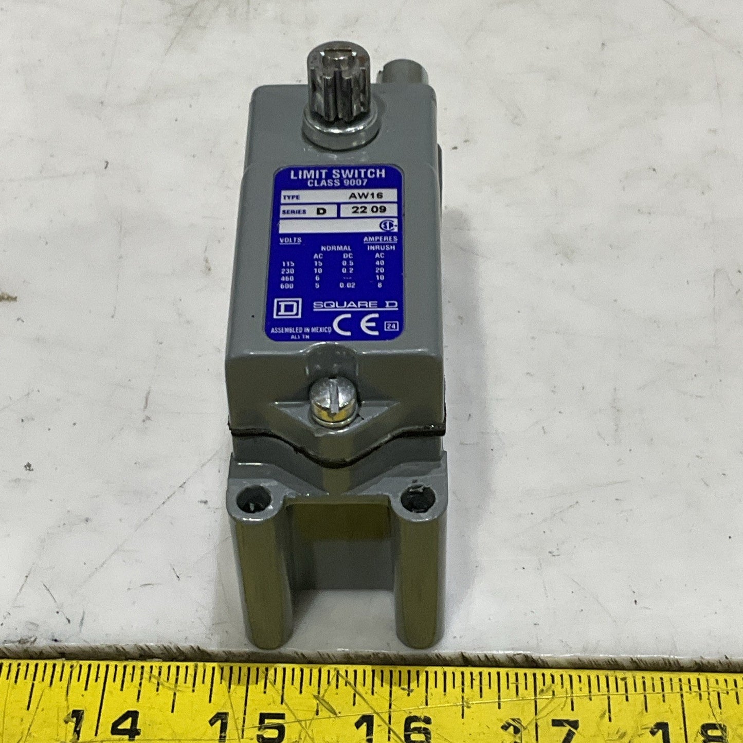 SQUARE D AW16 LIMIT SWITCH CLASS 9007 SERIES D 2209 Z2M
