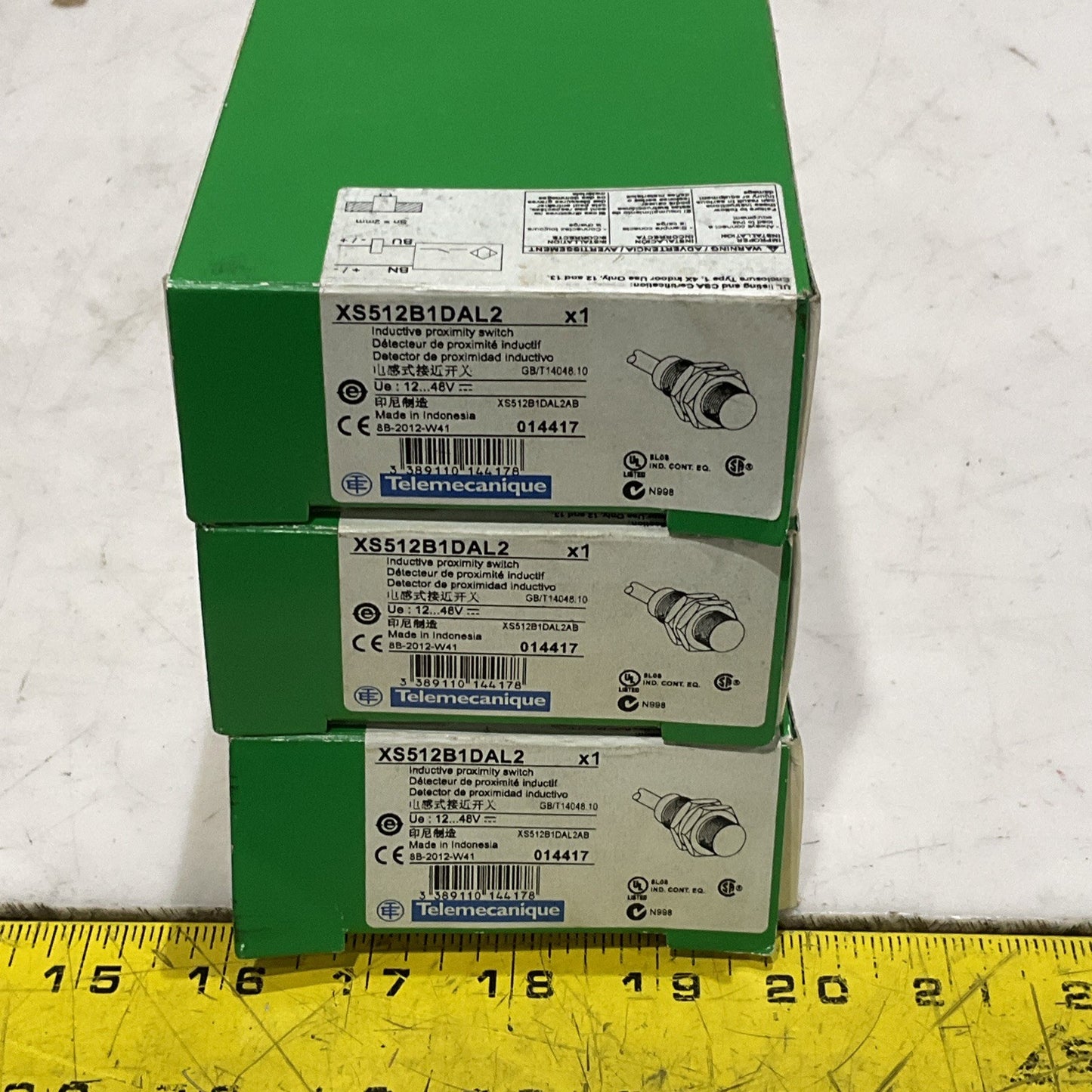 SCHNEIDER ELECTRIC XS512B1DAL2 INDUCTIVE PROXIMITY SWITCH LOT OF 3 Z2M