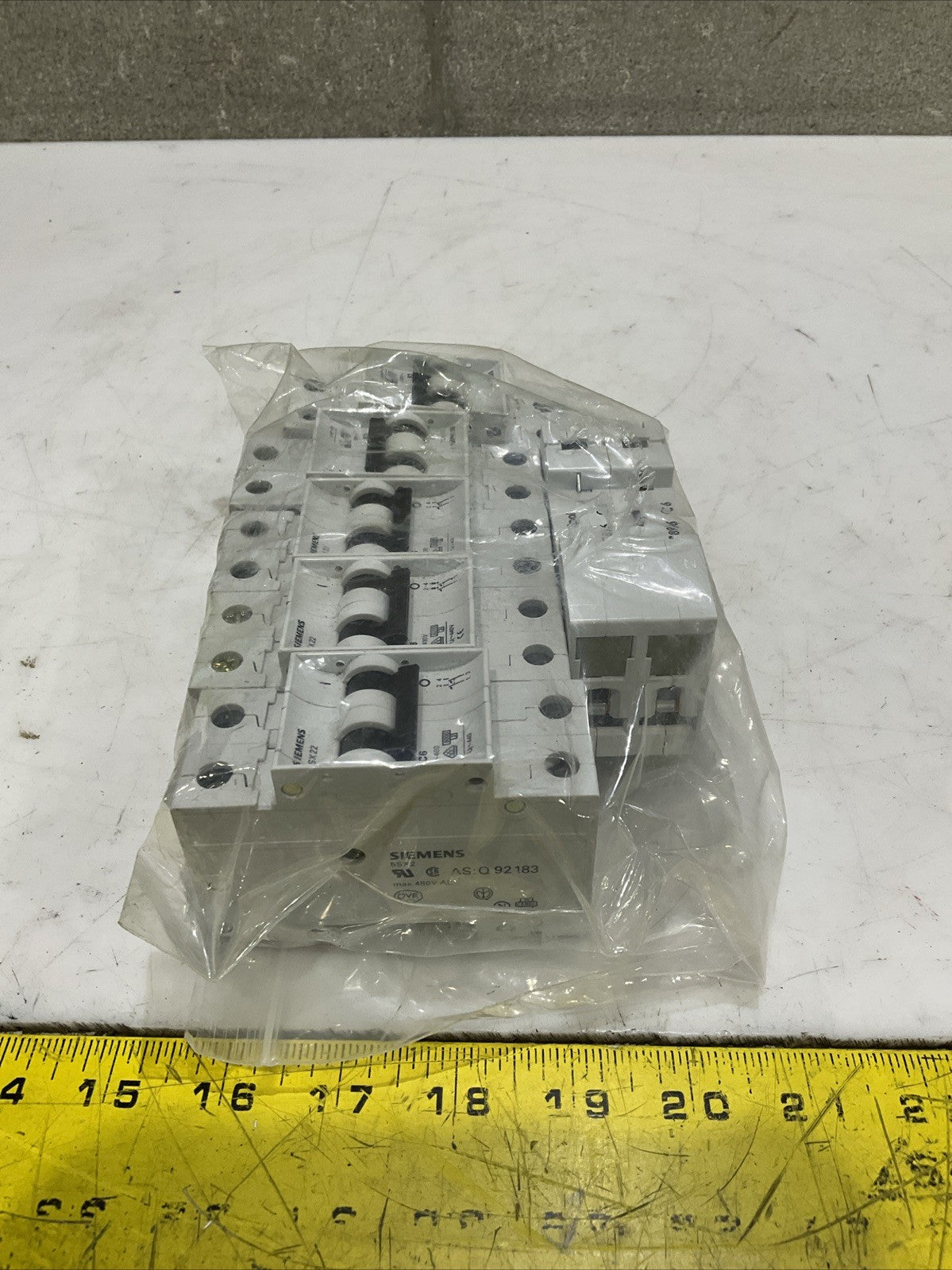 SIEMENS 5SX22 CIRCUIT BREAKER C6 480 V 2 POLE 5 S X 22 LOT OF 6 Z2M