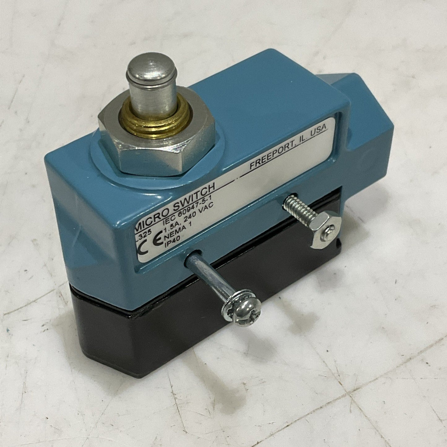 HONEYWELL BZE6-2RQ MICRO SWITCH 600 VAC 2 A BZE62RQ Z2M