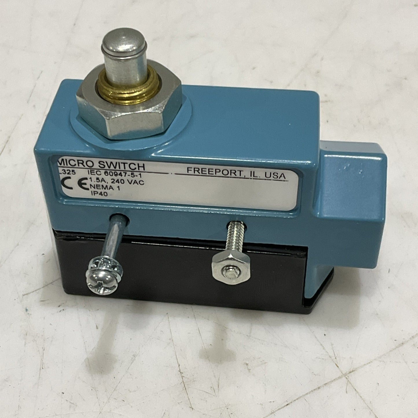 HONEYWELL BZE6-2RQ MICRO SWITCH 600 VAC 2 A BZE62RQ Z2M