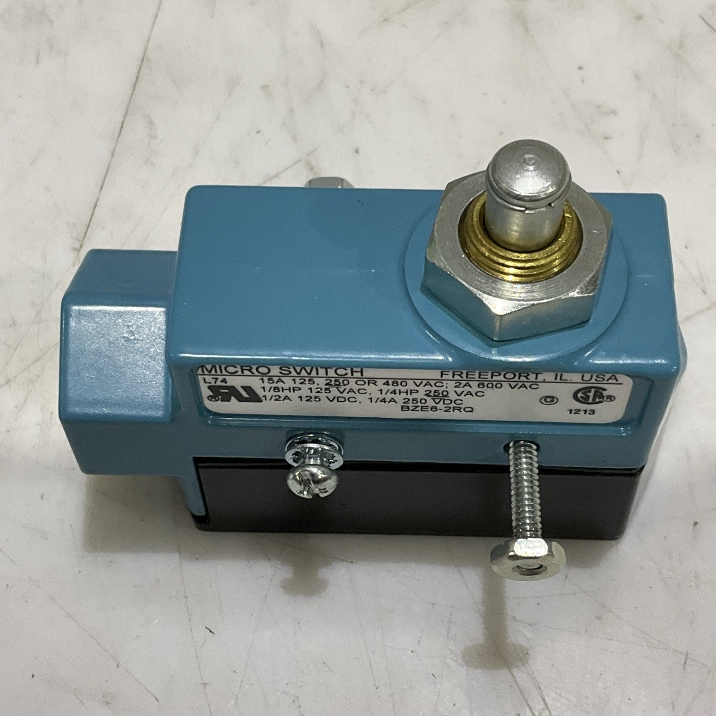 HONEYWELL BZE6-2RQ MICRO SWITCH 600 VAC 2 A BZE62RQ Z2M