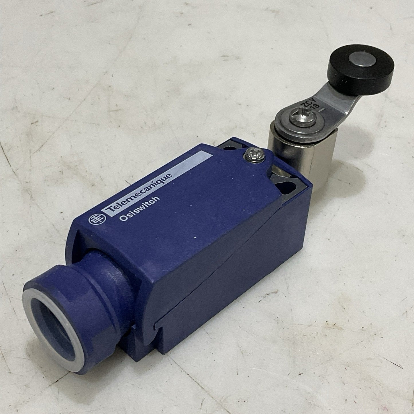TELEMECANIQUE XCKP2118N12 LIMIT SWITCH THERMOPLASTIC ROLLER LEVER LOT OF 2 Z2M