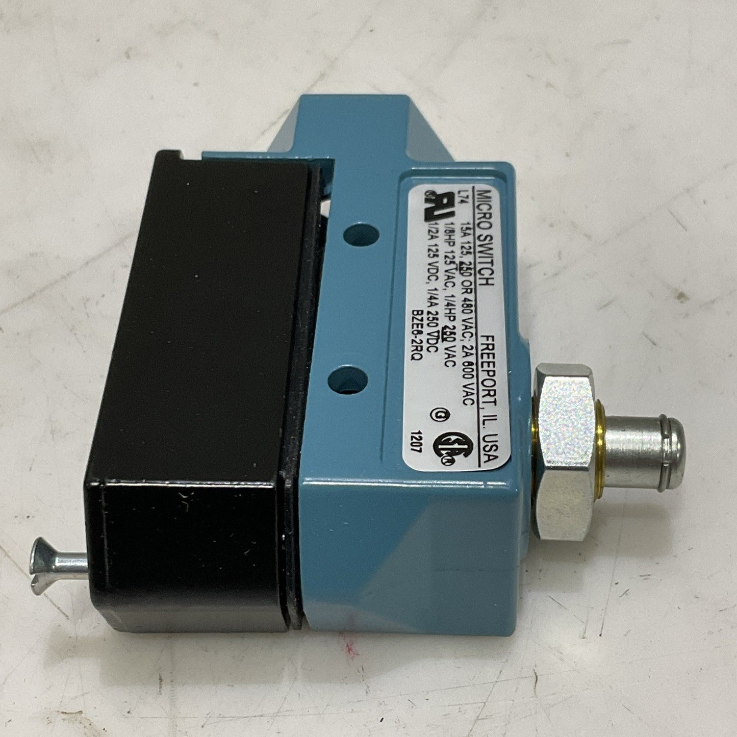 HONEYWELL BZE6-2RQ MICRO SWITCH 600 VAC 2 A BZE62RQ Z2M