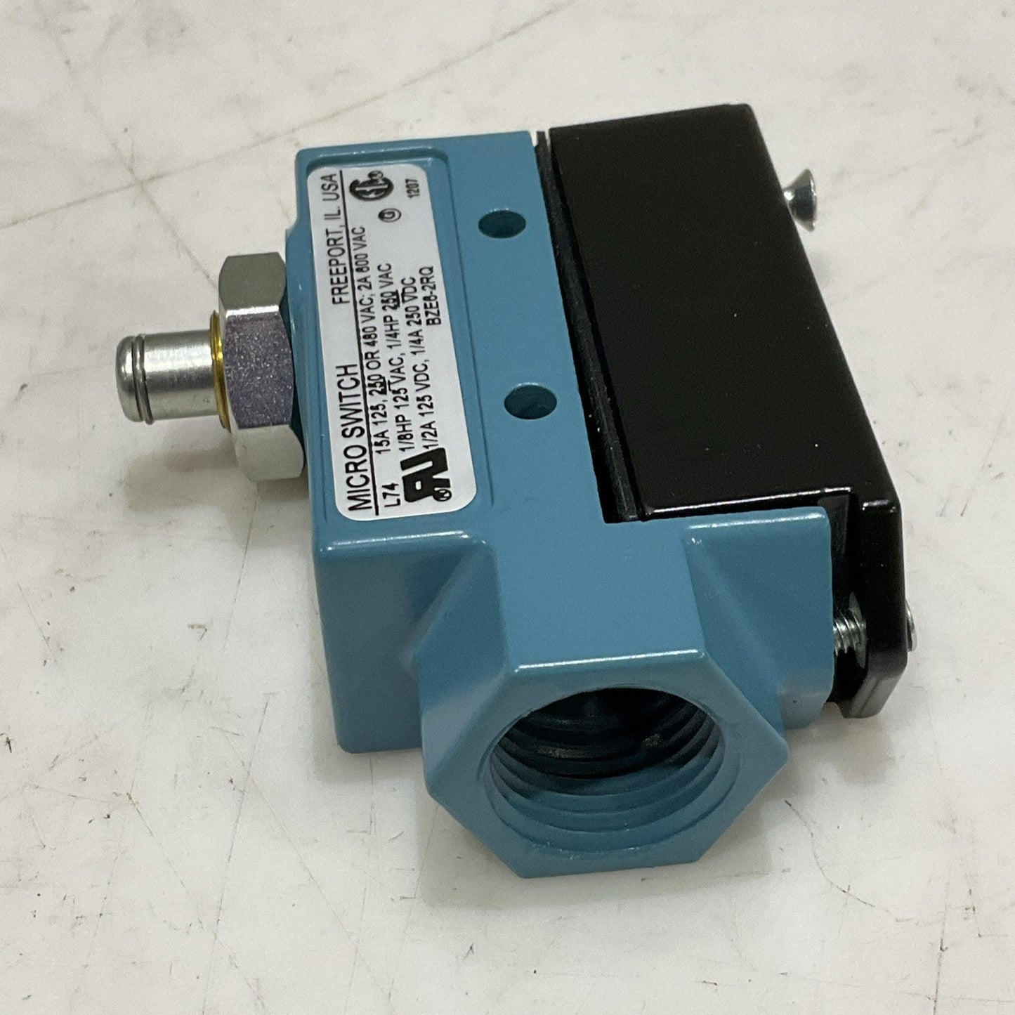 HONEYWELL BZE6-2RQ MICRO SWITCH 600 VAC 2 A BZE62RQ Z2M