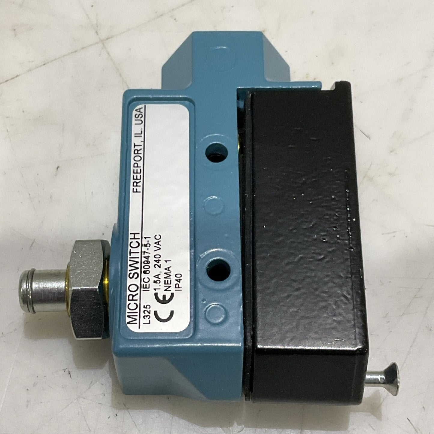 HONEYWELL BZE6-2RQ MICRO SWITCH 600 VAC 2 A BZE62RQ Z2M