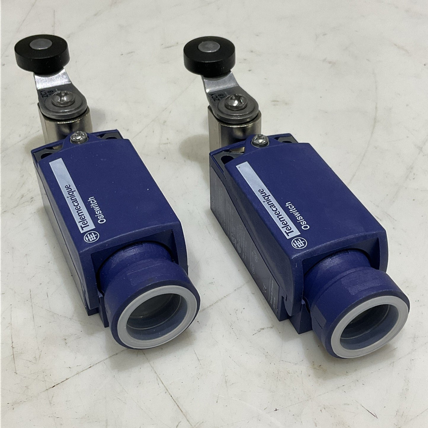 TELEMECANIQUE XCKP2118N12 LIMIT SWITCH THERMOPLASTIC ROLLER LEVER LOT OF 2 Z2M
