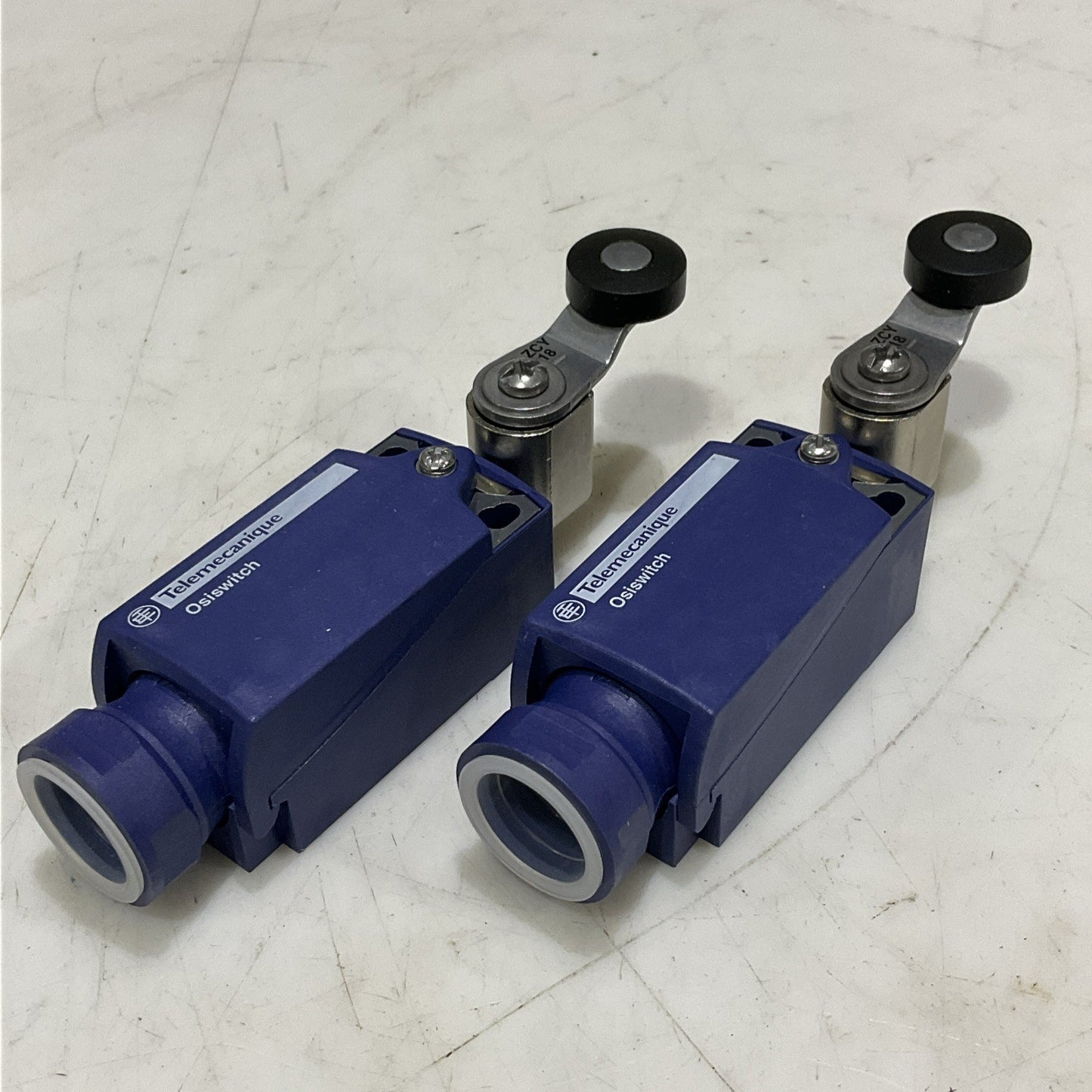 TELEMECANIQUE XCKP2118N12 LIMIT SWITCH THERMOPLASTIC ROLLER LEVER LOT OF 2 Z2M