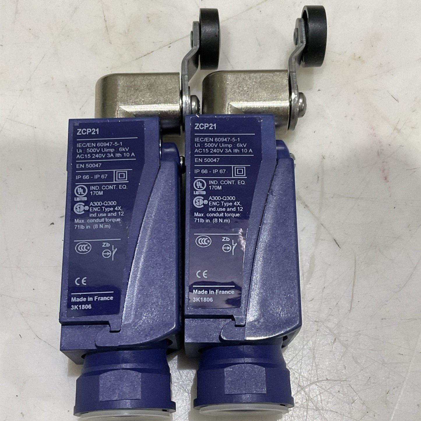 TELEMECANIQUE XCKP2118N12 LIMIT SWITCH THERMOPLASTIC ROLLER LEVER LOT OF 2 Z2M