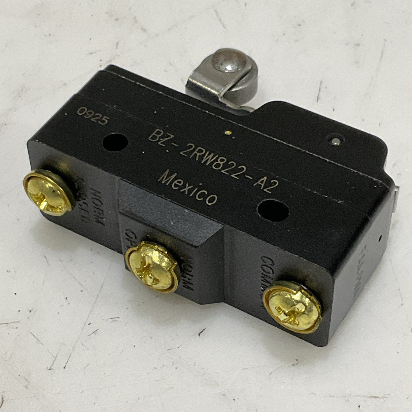 HONEYWELL BZ-2RW822-A2 SNAP ACTION SWITCH 2 A 600 VAC LOT OF 6 Z2M