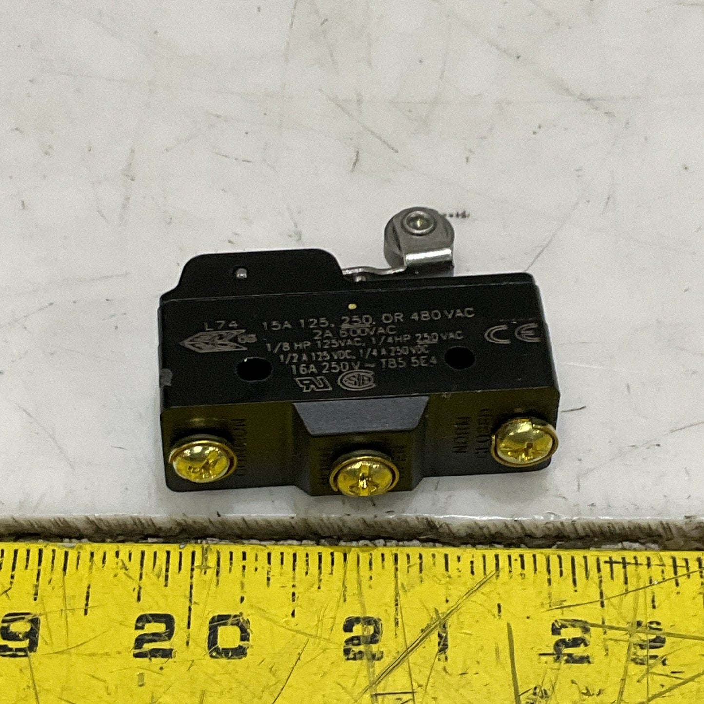 HONEYWELL BZ-2RW822-A2 SNAP ACTION SWITCH 2 A 600 VAC LOT OF 6 Z2M