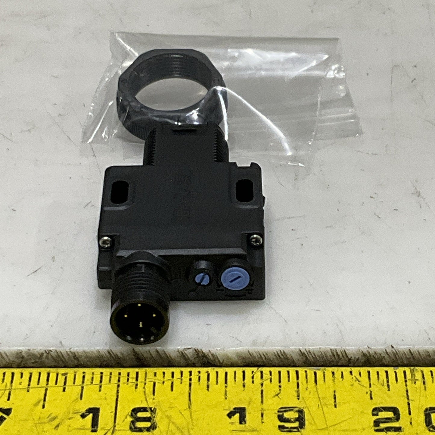 KEYENCE PZ-G41CB SELF CONTAINED PHOTOELECTRIC SENSOR M12 CONNECTOR 30V 100MA Z2M