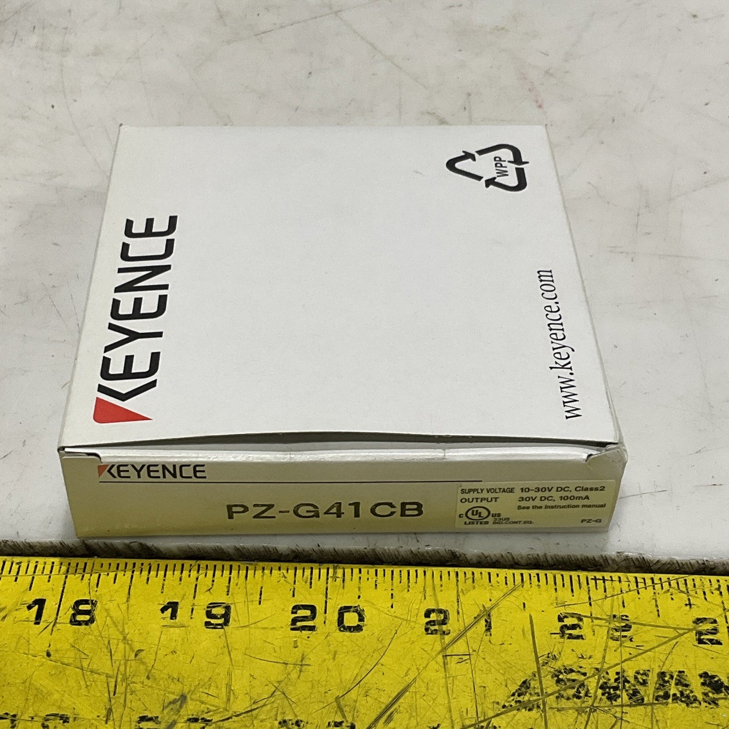 KEYENCE PZ-G41CB SELF CONTAINED PHOTOELECTRIC SENSOR M12 CONNECTOR 30V 100MA Z2M