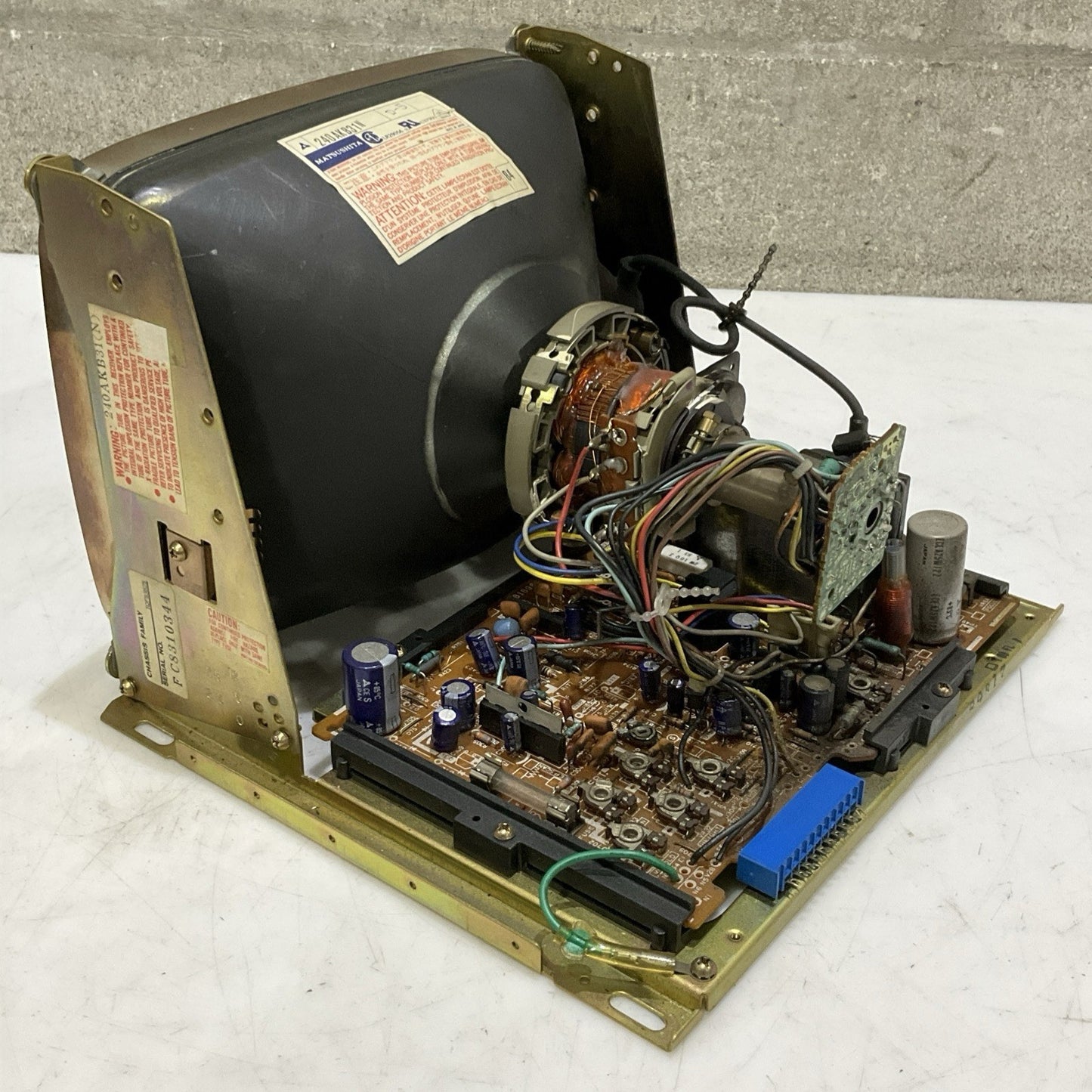 MATSUSHITA 240AKB31N M-C9001N TR-90A1 VINTAGE CRT DISPLAY 9 IN Z2M