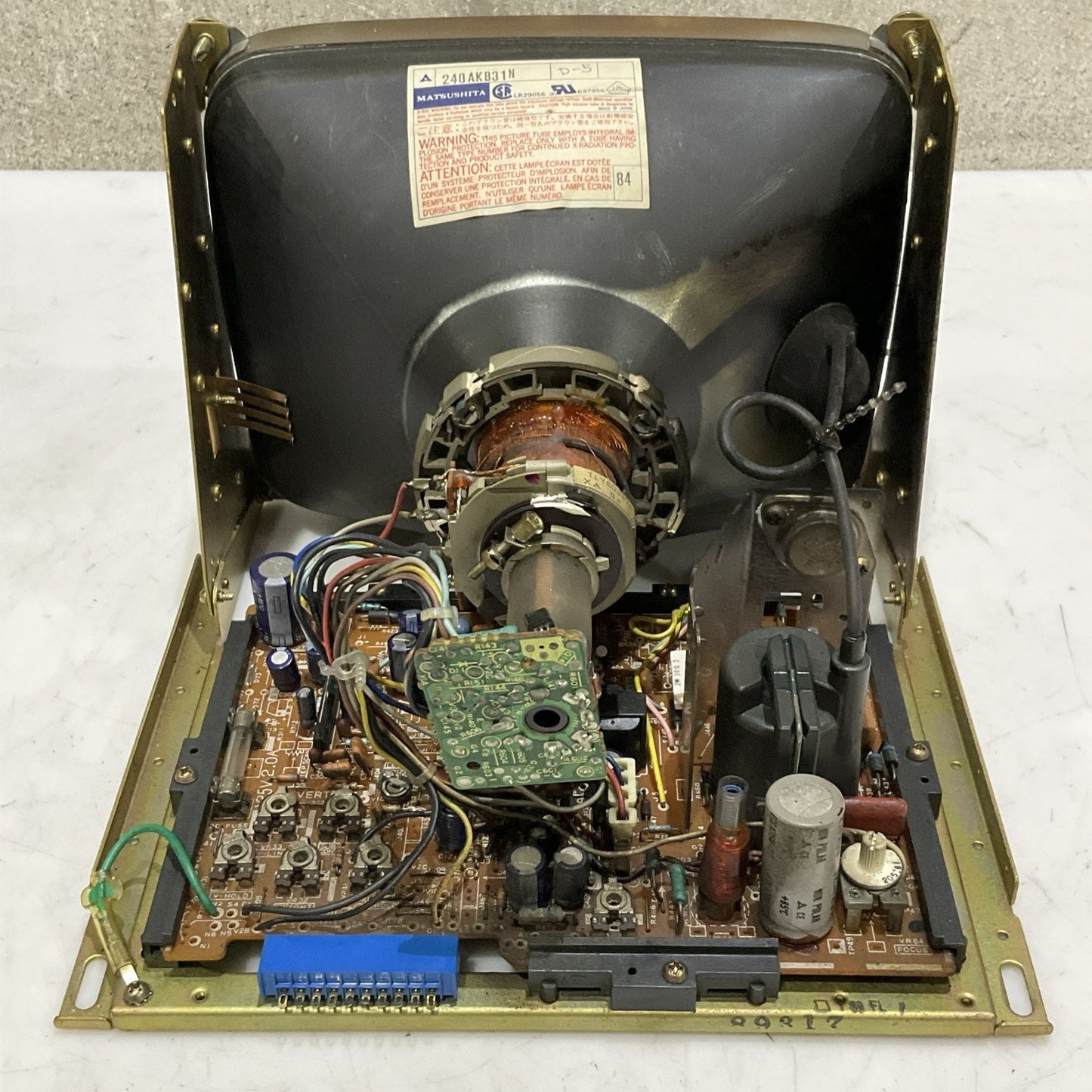 MATSUSHITA 240AKB31N M-C9001N TR-90A1 VINTAGE CRT DISPLAY 9 IN Z2M