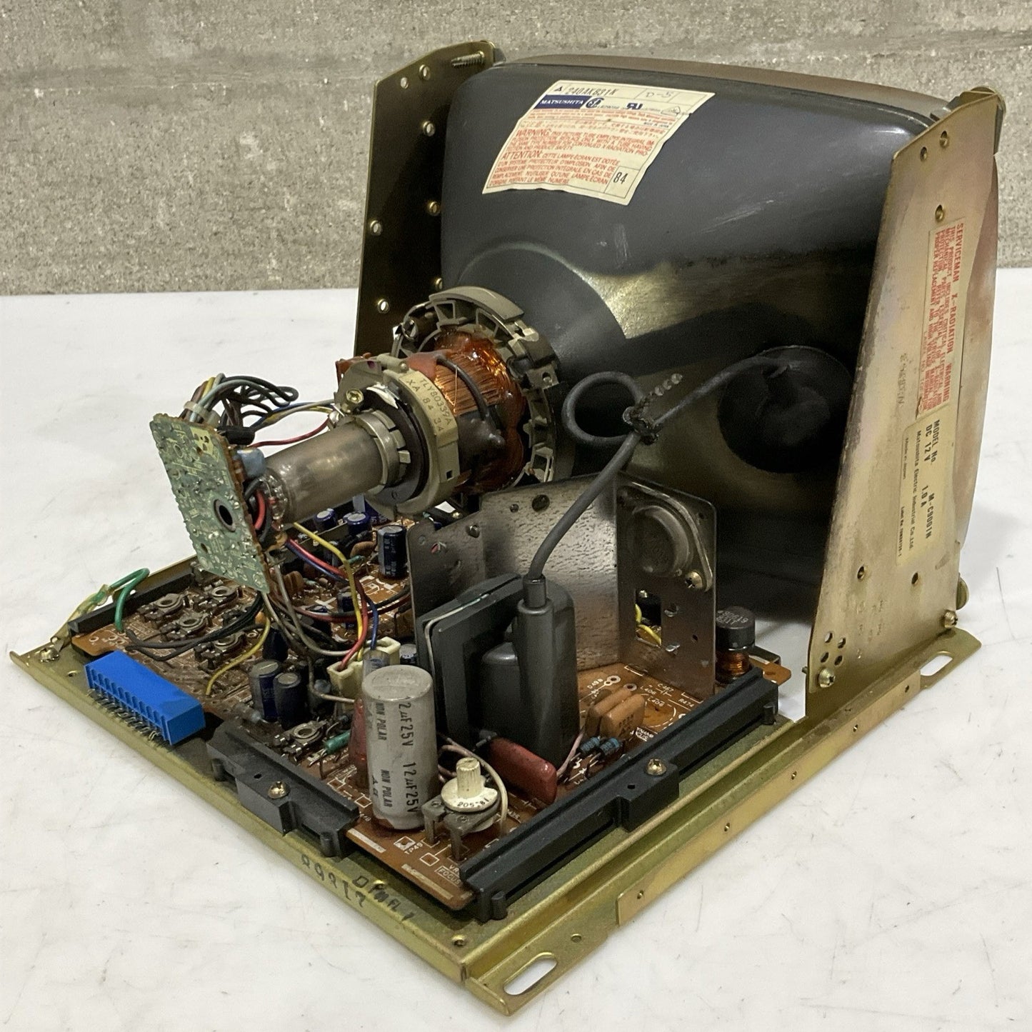 MATSUSHITA 240AKB31N M-C9001N TR-90A1 VINTAGE CRT DISPLAY 9 IN Z2M