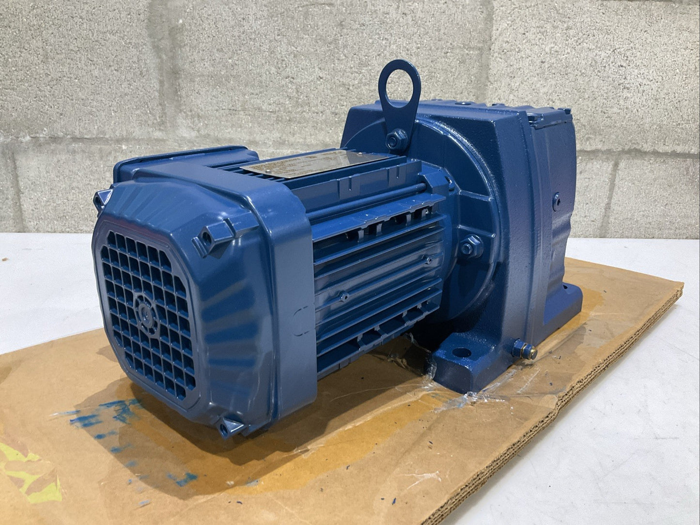 SEW-EURODRIVE R47 DRN71M4 GEAR MOTOR R47DRN71M4 460 V 60 HZ 1730 RPM Z2M