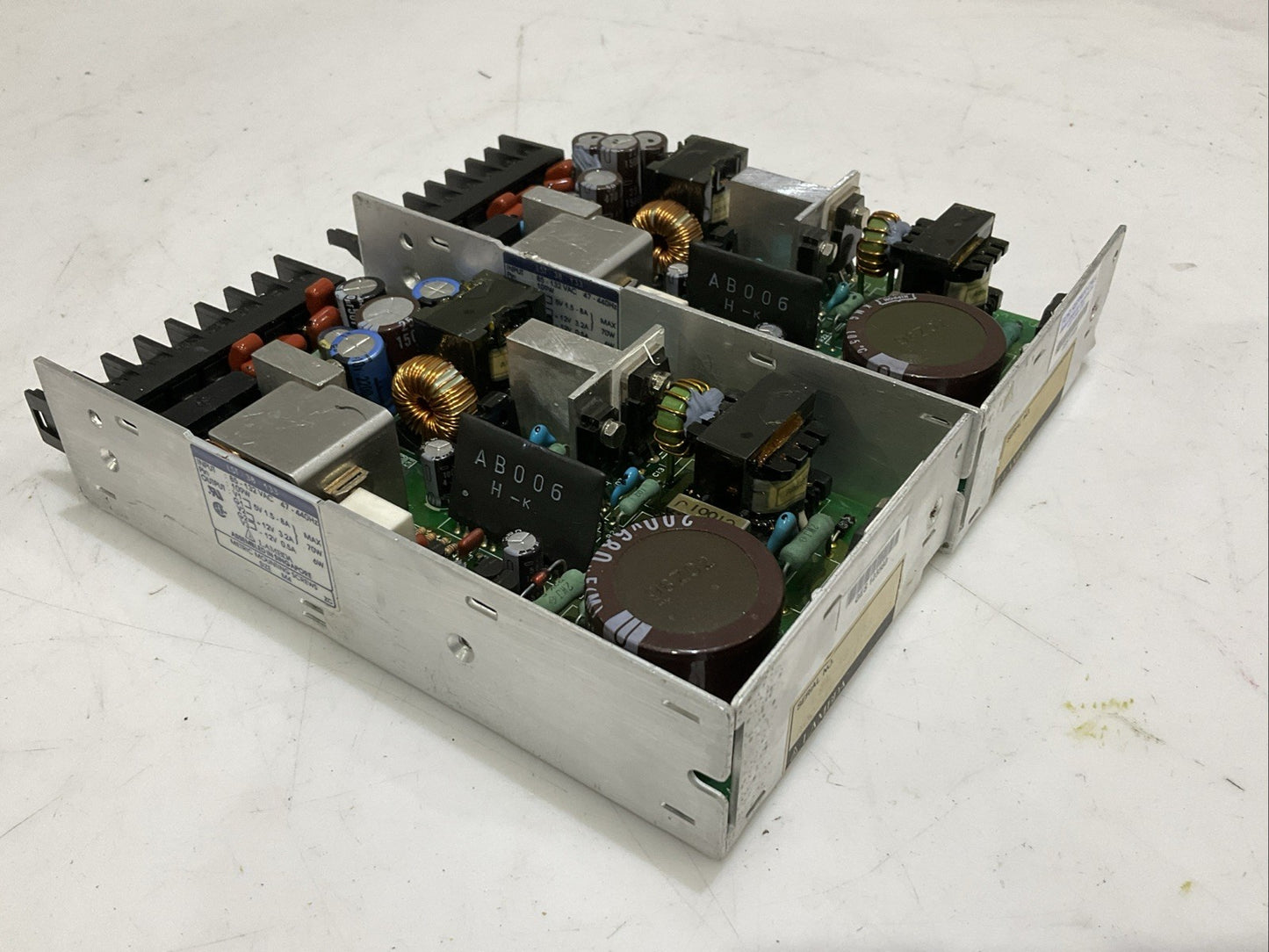 LAMBDA LST-38-133 SWITCHING POWER SUPPLY 85-132 VAC 47-449 Hz 144W LOT OF 2 Z2M