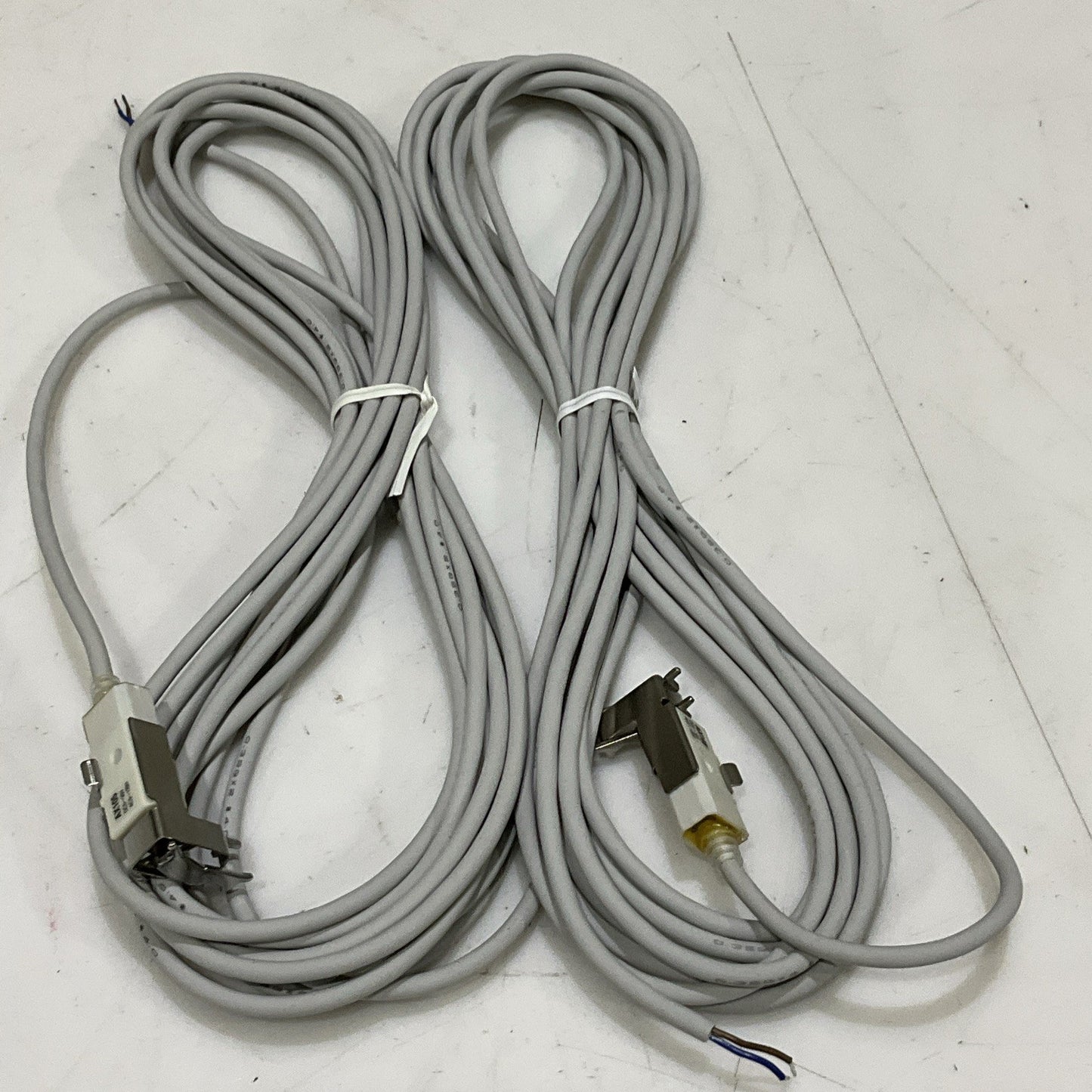 TAIYO AX105 REED PROXIMITY SENSOR DC5~30V AC5~120V LOT OF 2 Z2M