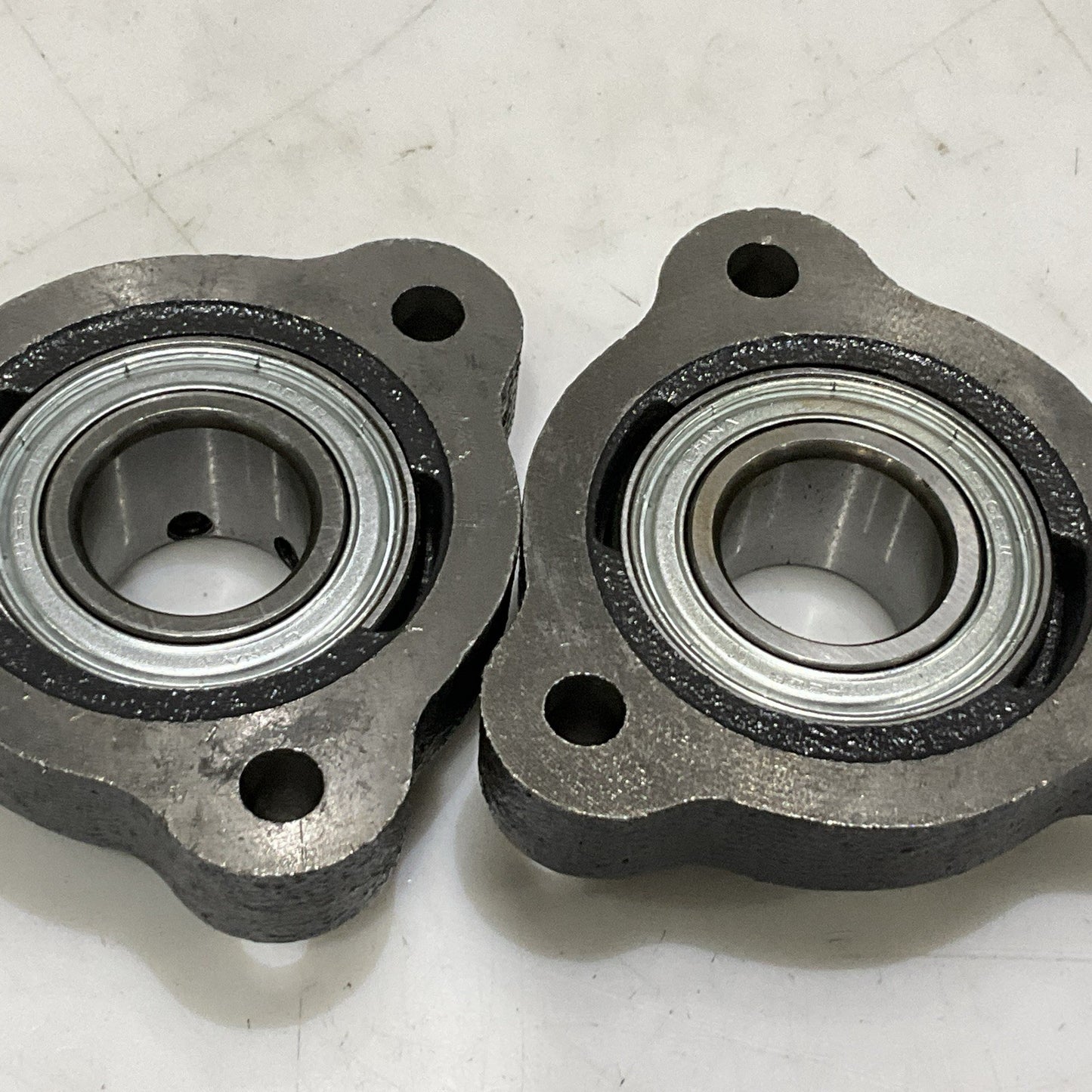 PEER FHSF3C205-16G FLANGE MOUNT BEARING ROUND 3 BOLT 1 IN LOT OF 2 Z2M