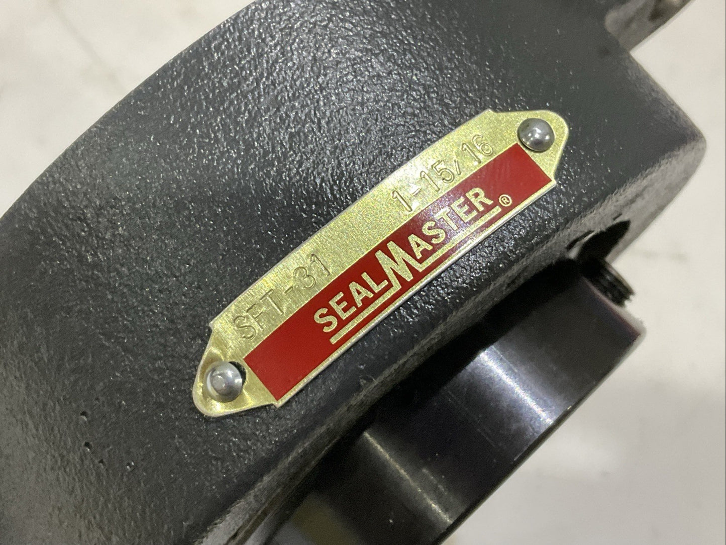 SEAL MASTER SFT-31 FLANGE MOUNT 2 BOLT BEARING 1 15/16 IN BORE Z2M