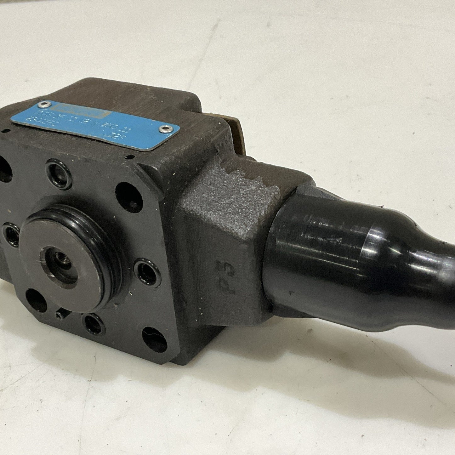 VICKERS CVCS 16 C1 S2 W 250 11 HYDRAULIC CARTRIDGE VALVE CVCS16C1S2W25011 Z2M