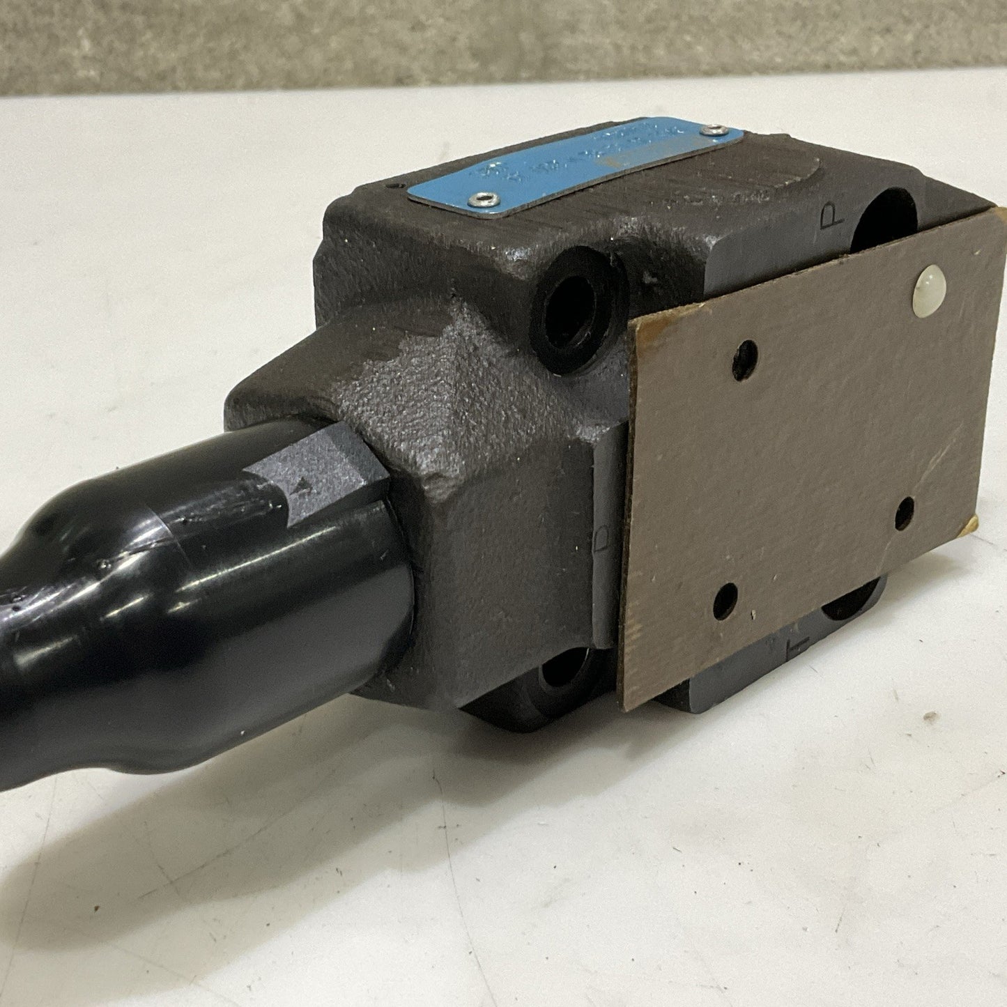 VICKERS CVCS 16 C1 S2 W 250 11 HYDRAULIC CARTRIDGE VALVE CVCS16C1S2W25011 Z2M
