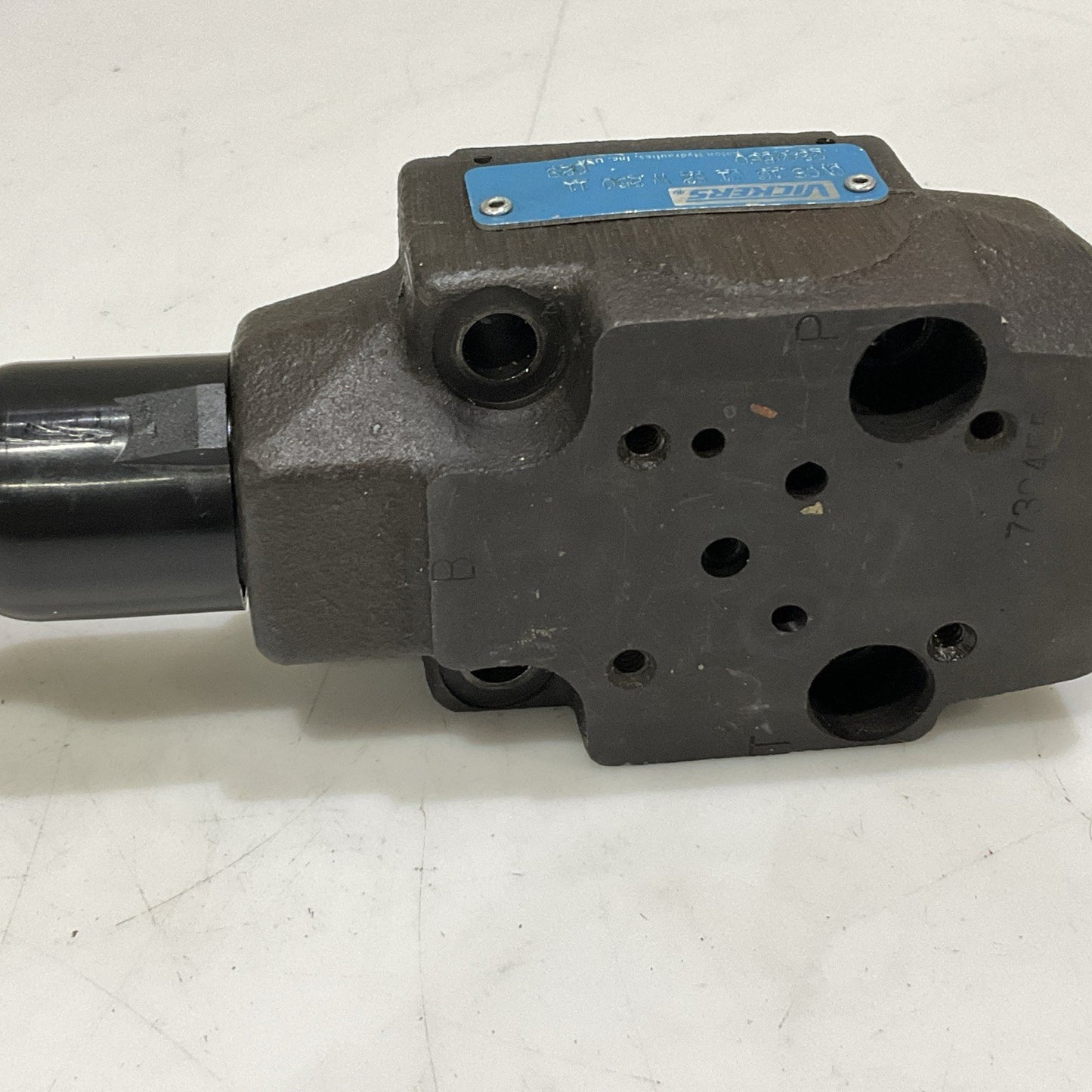 VICKERS CVCS 16 C1 S2 W 250 11 HYDRAULIC CARTRIDGE VALVE CVCS16C1S2W25011 Z2M
