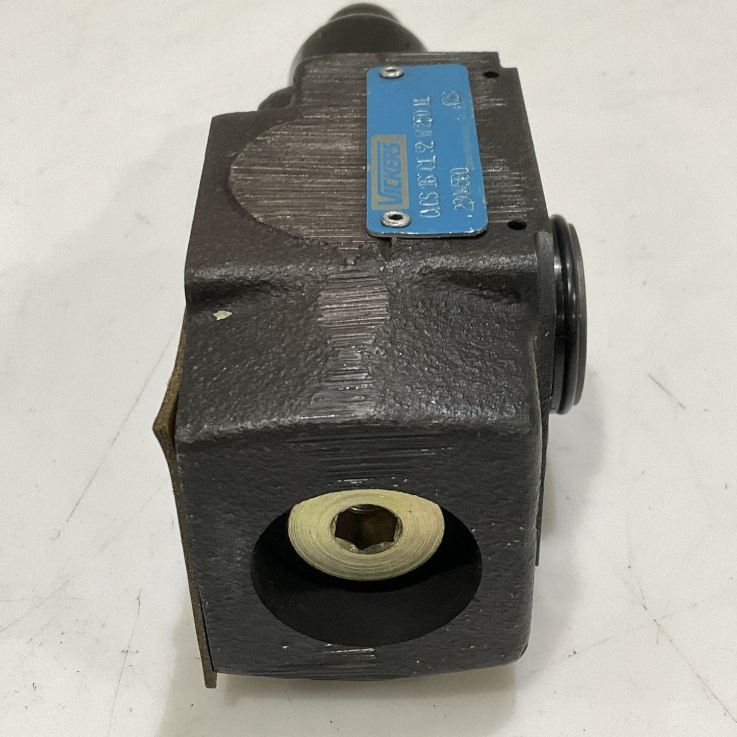 VICKERS CVCS 16 C1 S2 W 250 11 HYDRAULIC CARTRIDGE VALVE CVCS16C1S2W25011 Z2M