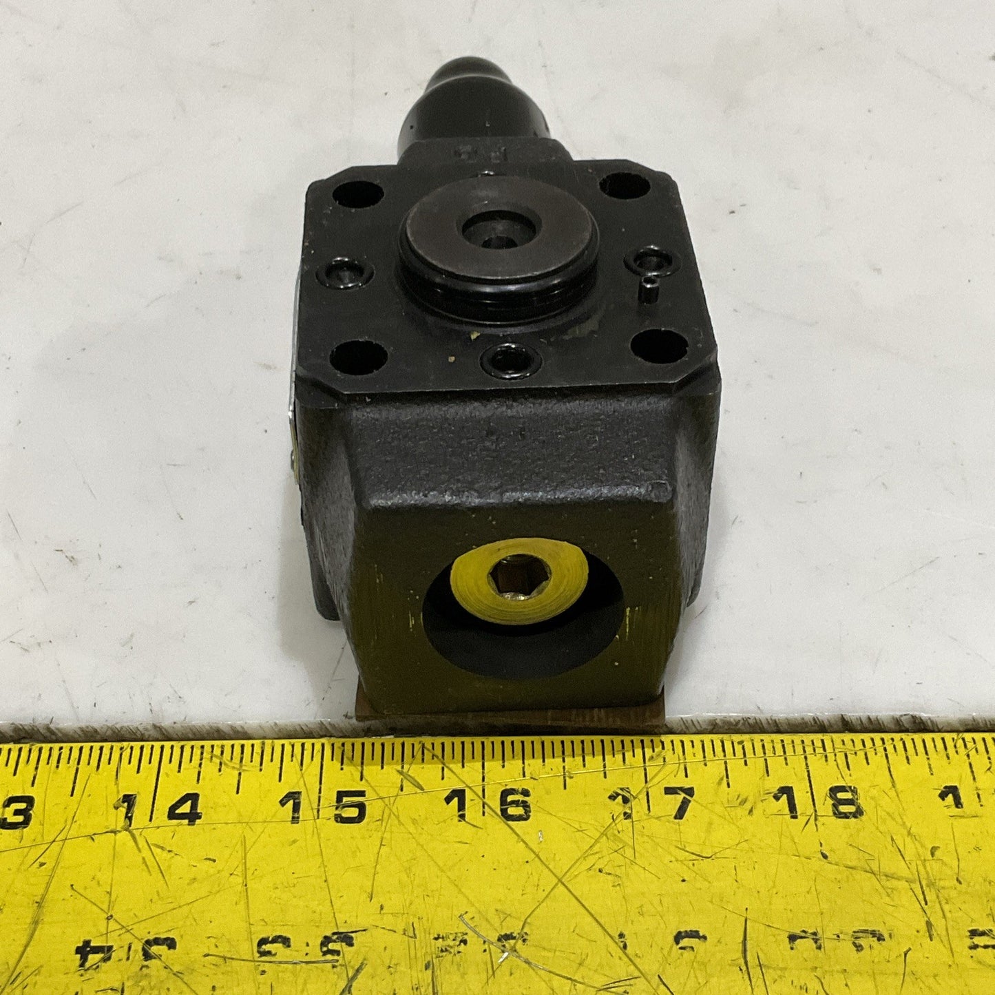 VICKERS CVCS 16 C1 S2 W 250 11 HYDRAULIC CARTRIDGE VALVE CVCS16C1S2W25011 Z2M