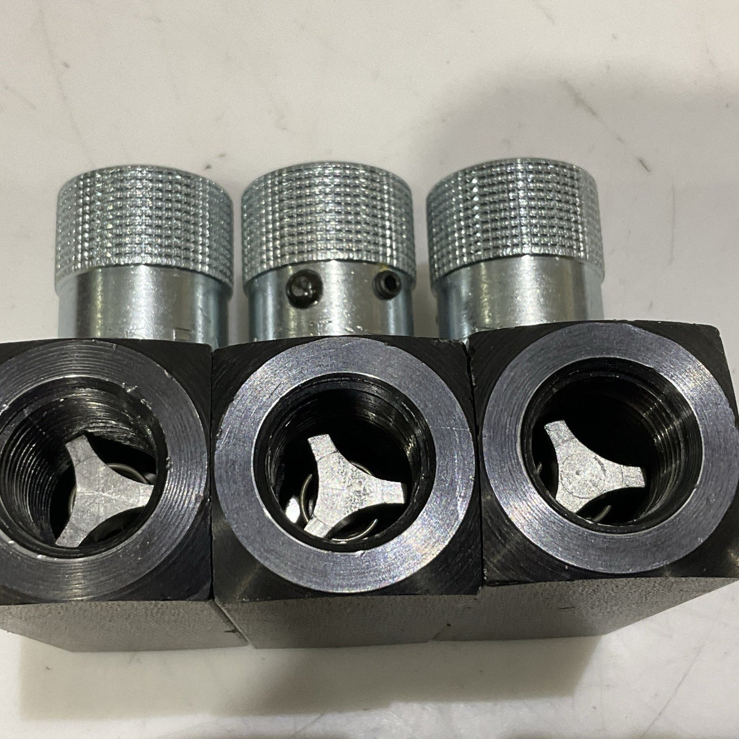 PARKER F800S HYDRAULIC FLOW CONTROL VALVE 5000 PSI 345 BAR 15 GPM LOT OF 3 Z2M