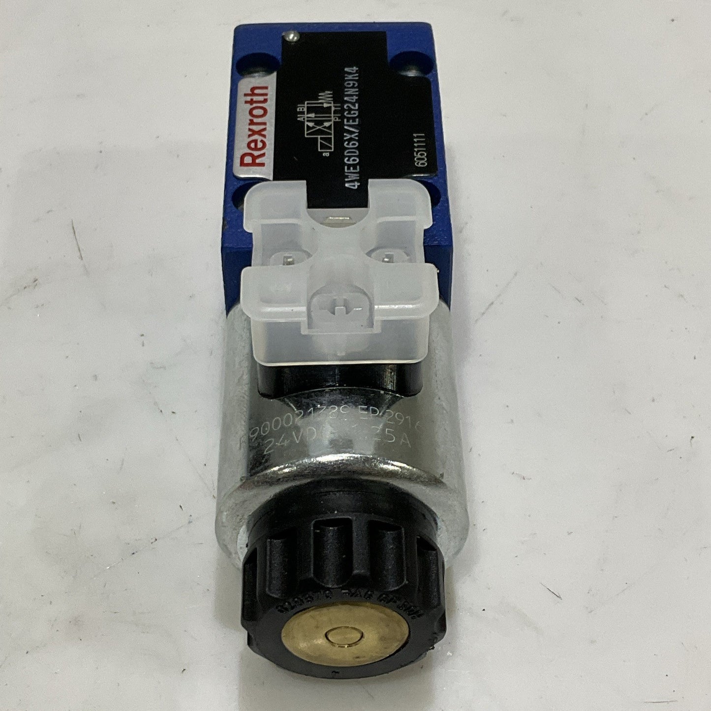 REXROTH R900021389 4WE6D6X/EG24N9K4 DIRECTIONAL CONTROL VALVE Z2M