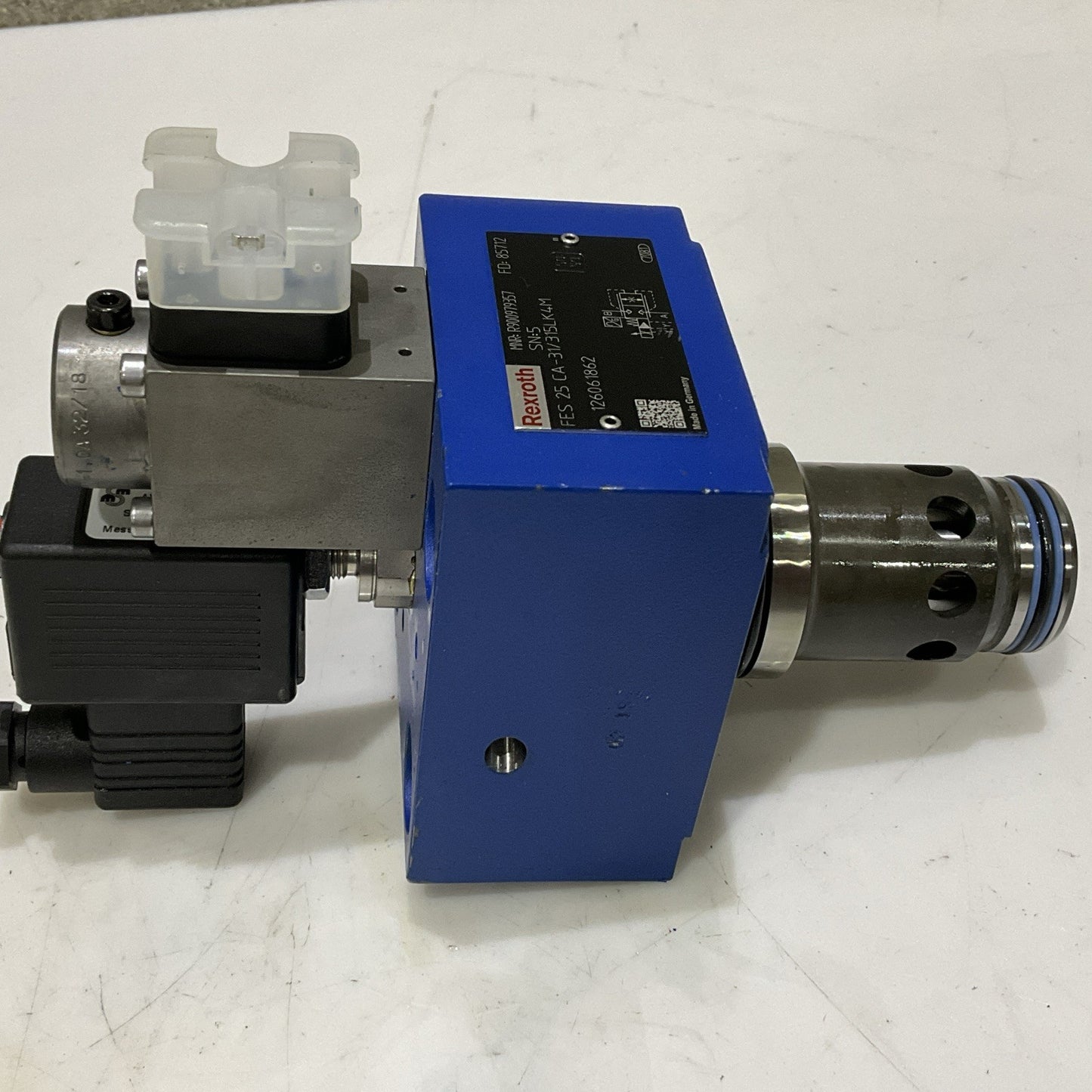 REXROTH R900979357 FES 25 CA-31/315LK4M PROPORTIONAL VALVE Z2M