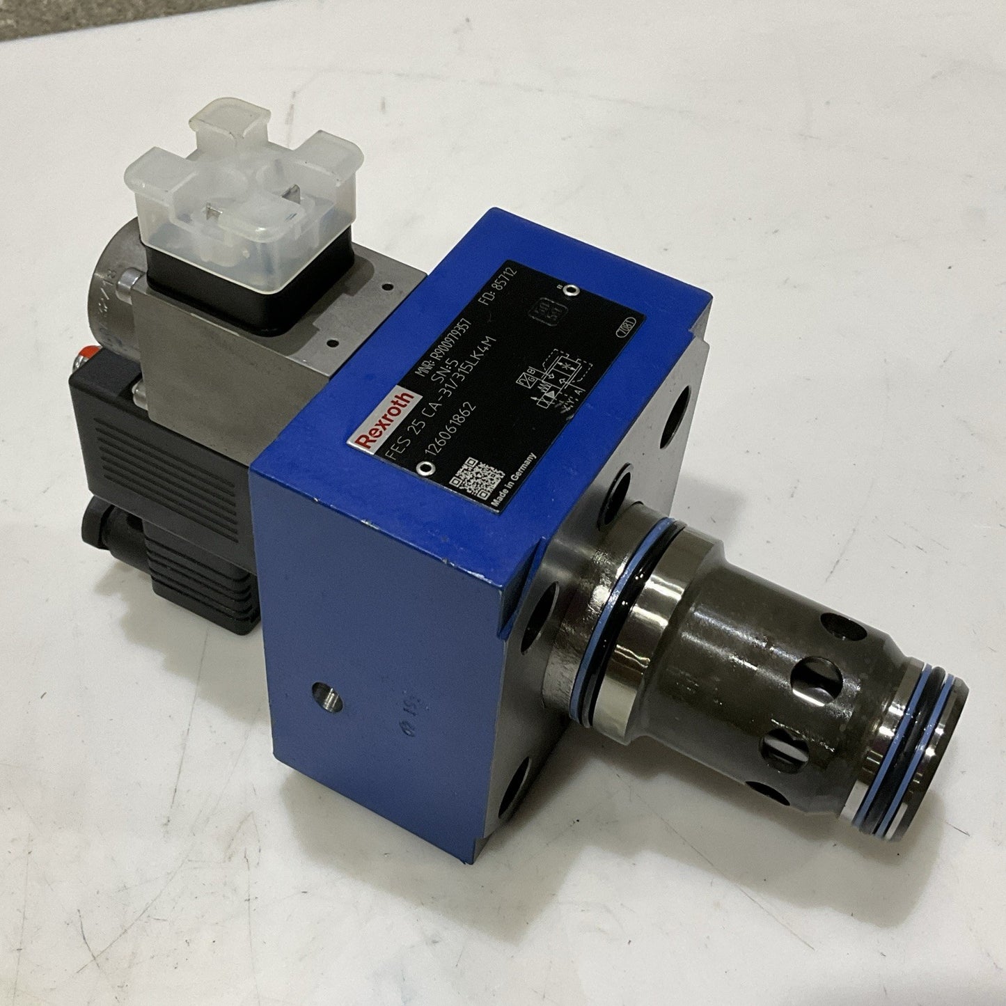 REXROTH R900979357 FES 25 CA-31/315LK4M PROPORTIONAL VALVE Z2M