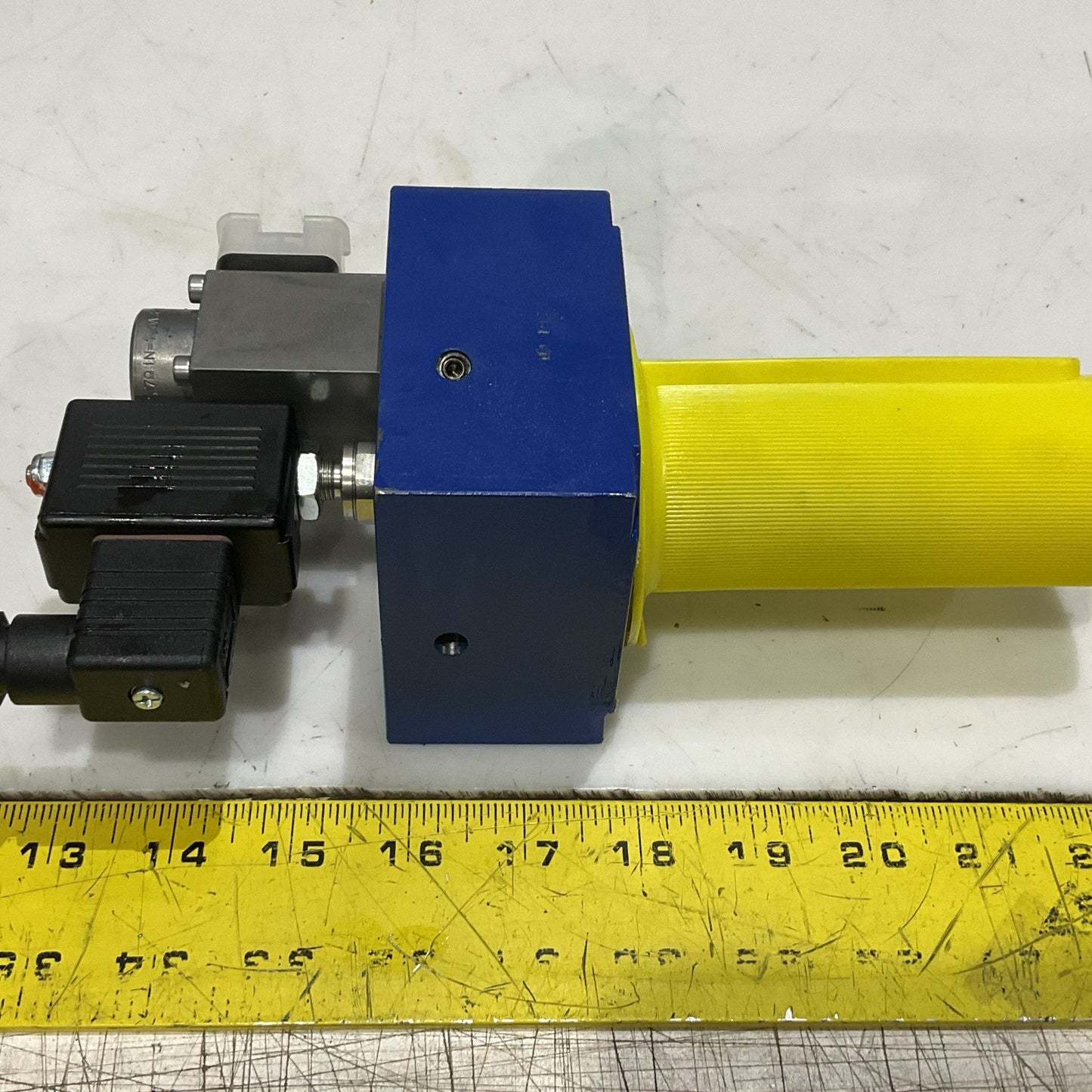 REXROTH R900979357 FES 25 CA-31/315LK4M PROPORTIONAL VALVE Z2M