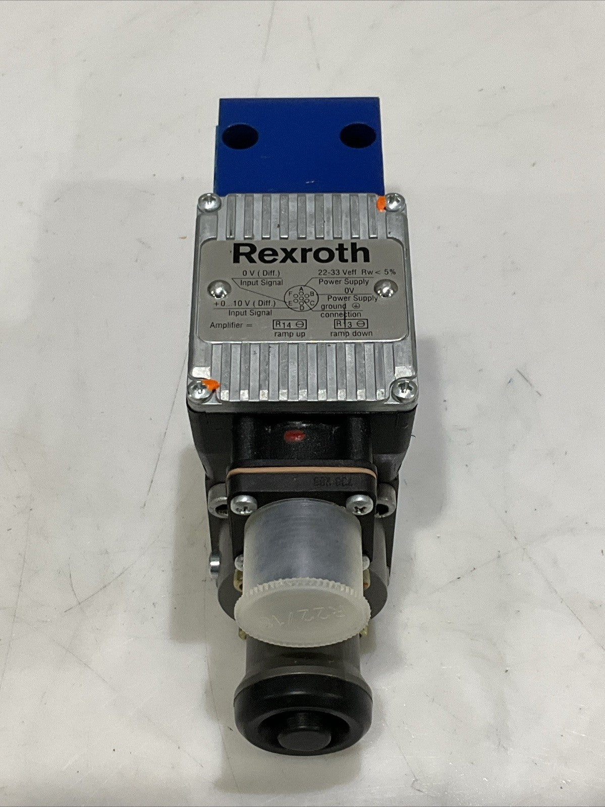 REXROTH R900923432 DREE 10-52/200YMG24NK31M SOLENOID VALVE Z2M