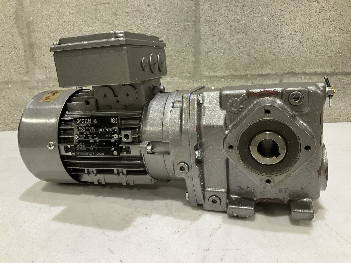 NORD SK71L/4 CUS TW 201546718-100 GEAR MOTOR SK02040AZ-71L/4 CUS TW Z2M