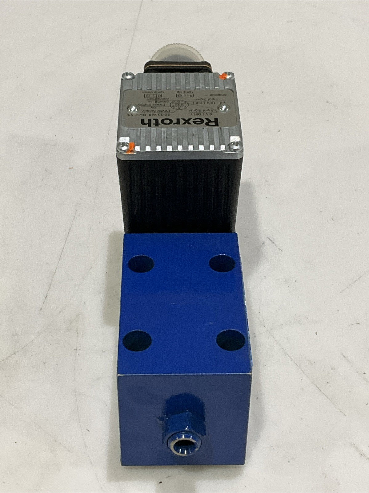 REXROTH R900923432 DREE 10-52/200YMG24NK31M SOLENOID VALVE Z2M