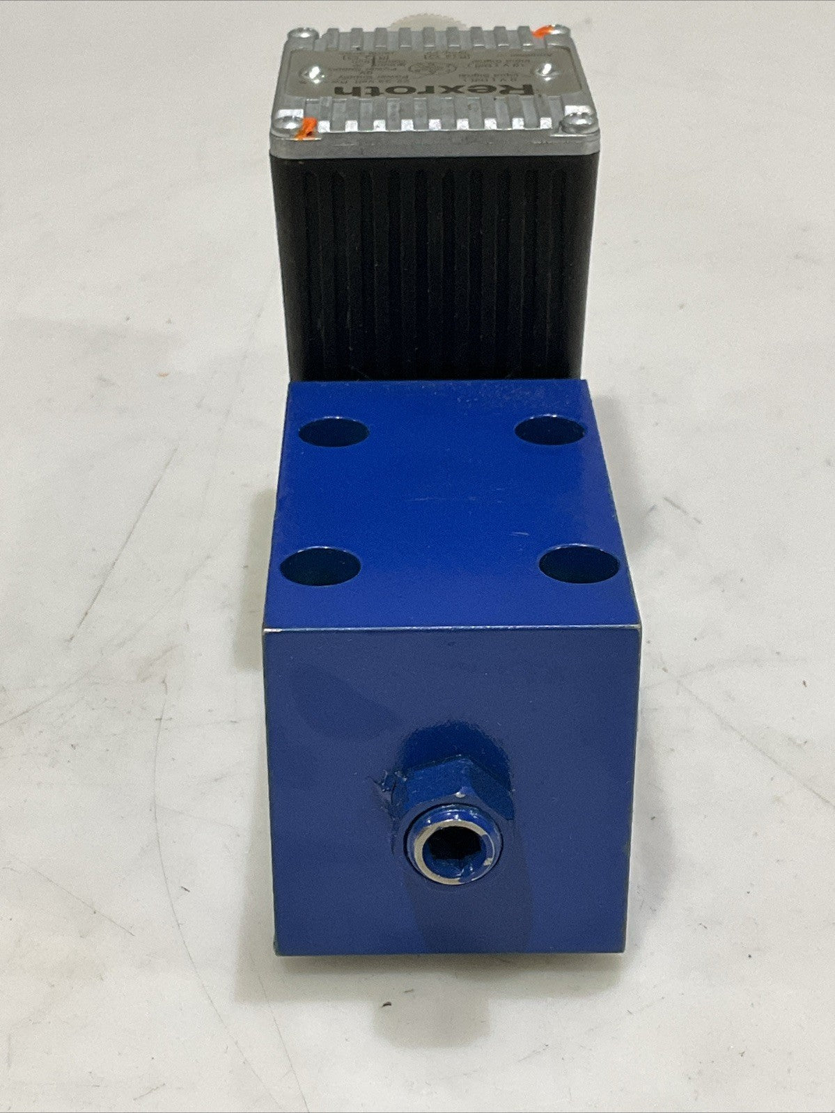 REXROTH R900923432 DREE 10-52/200YMG24NK31M SOLENOID VALVE Z2M