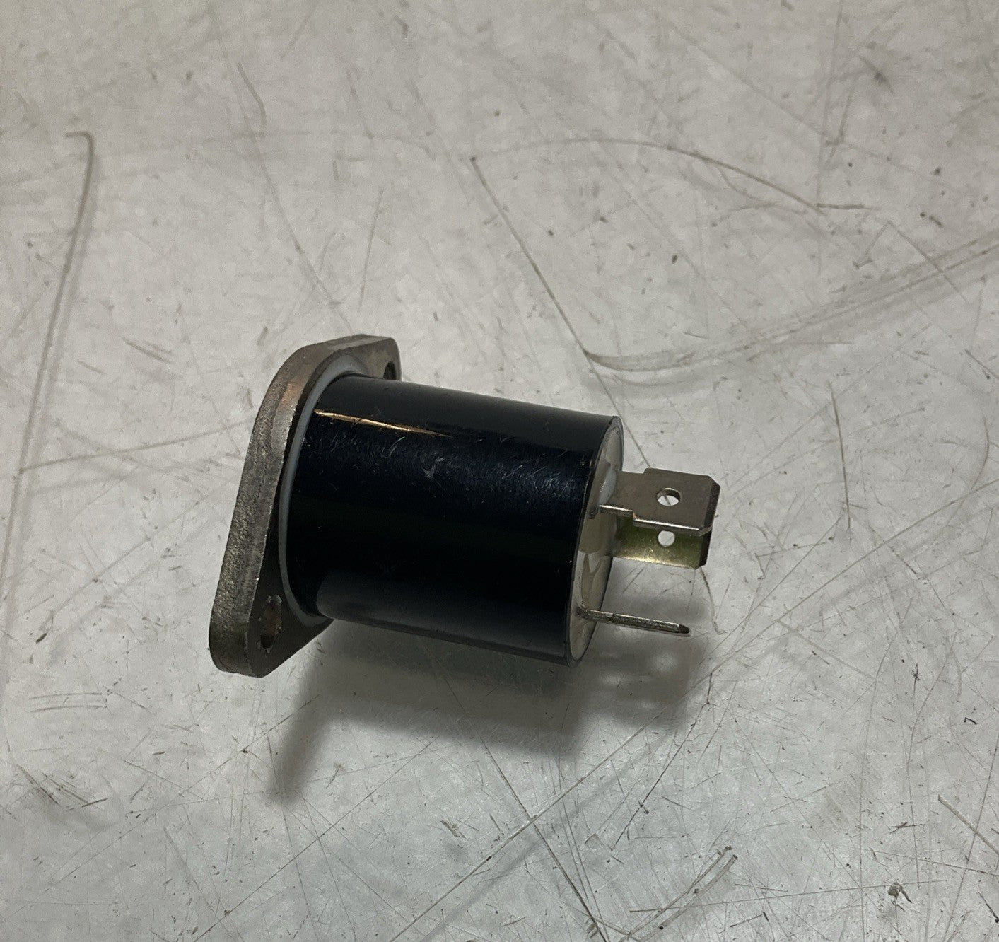 MOTOROLA MAC50–8 8625 SILICON BIDIRECTIONAL TRIODE THYRISTOR LAMINATOR U3S