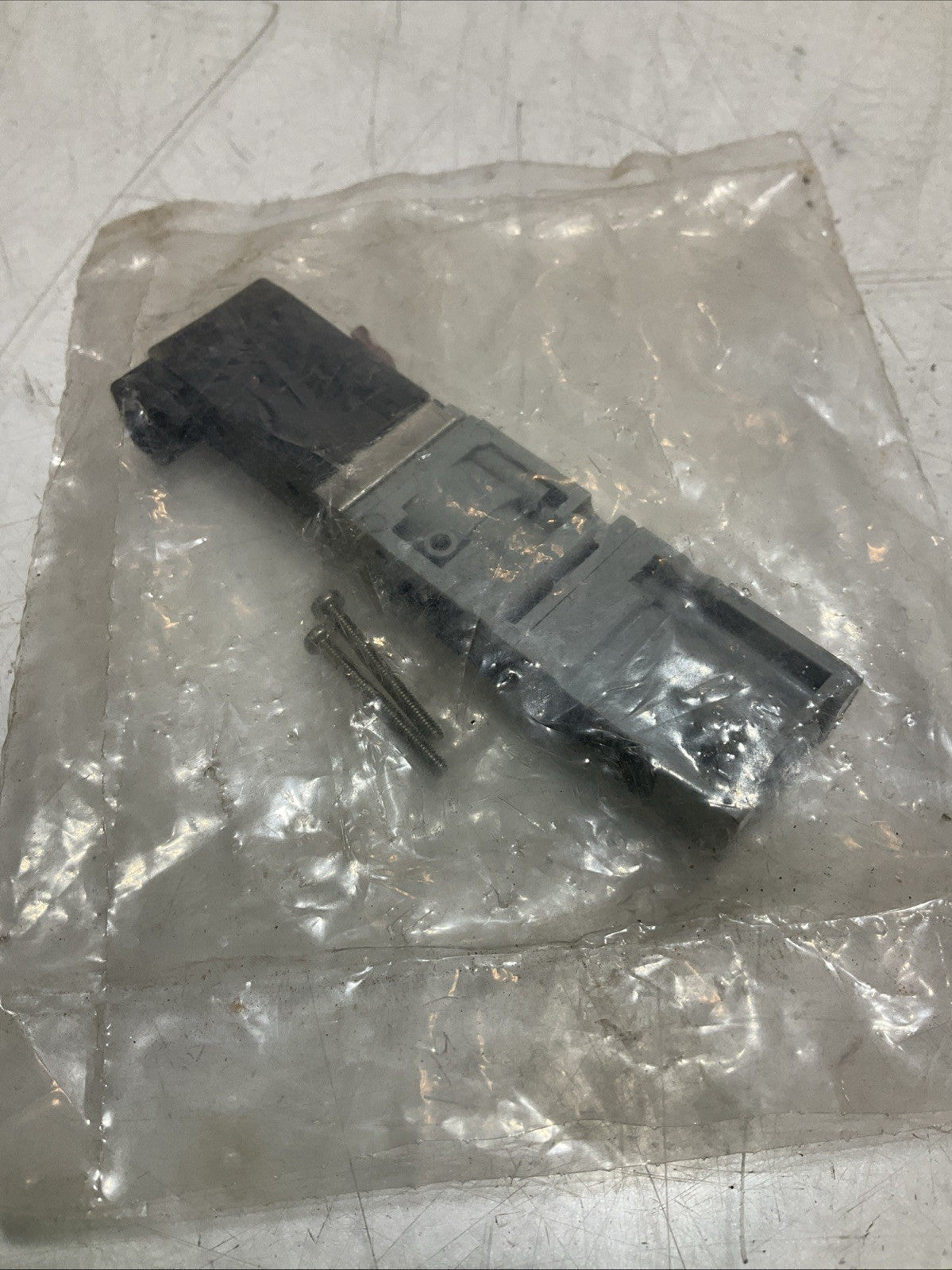 BURKERT 6525 - 00179938 SOLENOID VALVE FOR PNEUMATIC LOT OF 2 U3S