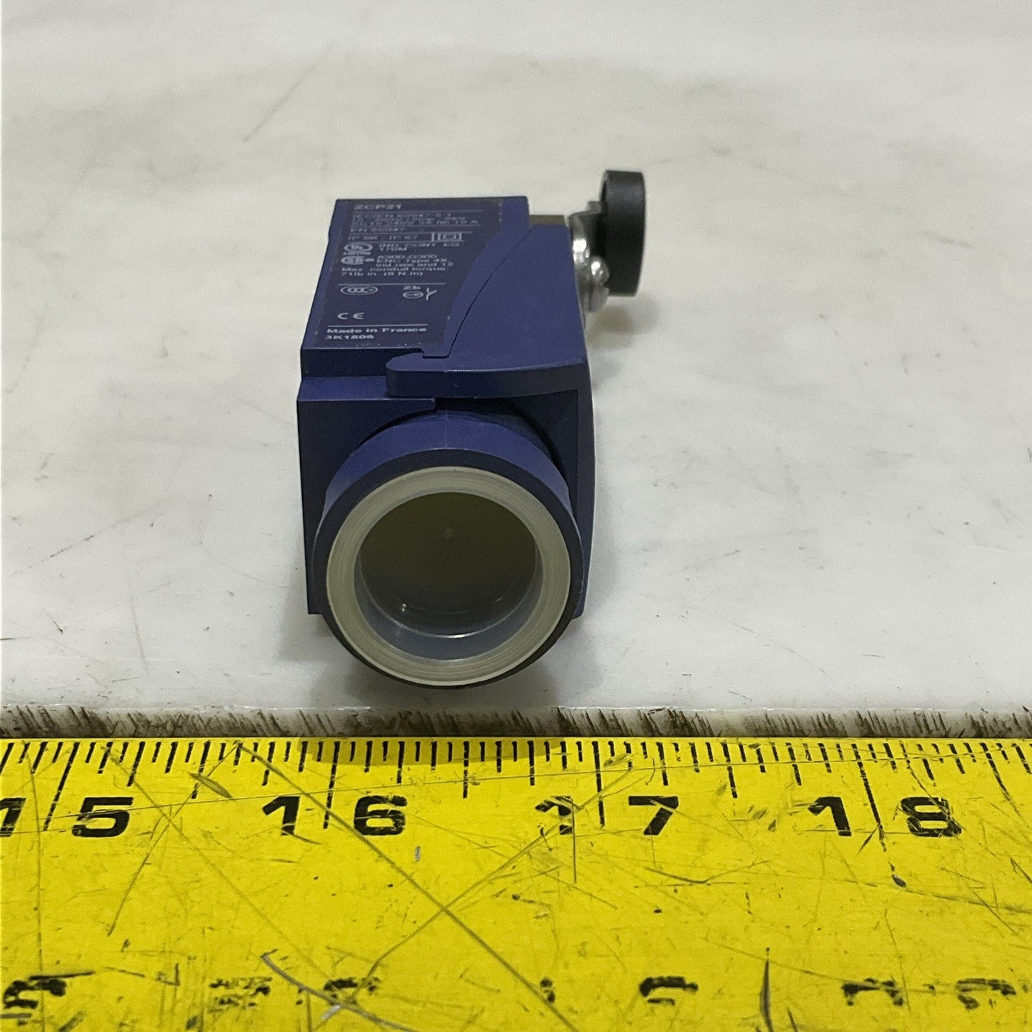 TELEMECANIQUE XCKP212P16 ZCP21 LIMIT SWITCH Z2M